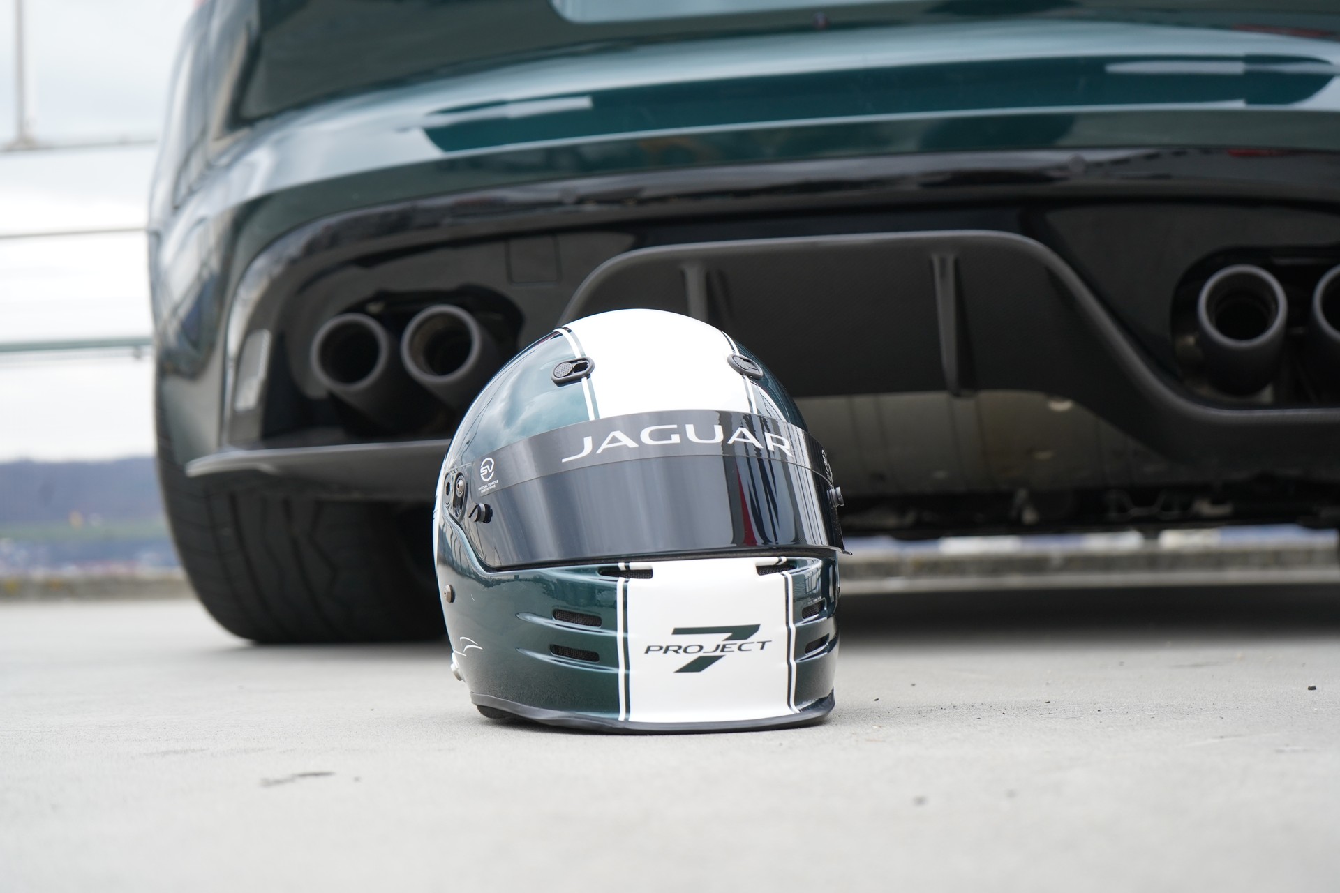 JAGUAR F-TYPE CONVERTIBLE R 5.0 V8 PROJECT 7 AWD l 575 PS-image-19