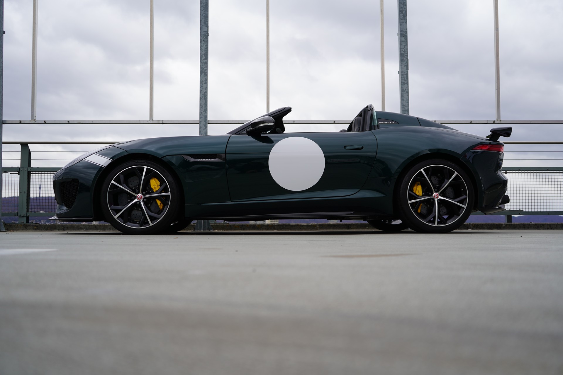 JAGUAR F-TYPE CONVERTIBLE R 5.0 V8 PROJECT 7 AWD l 575 PS-image-5