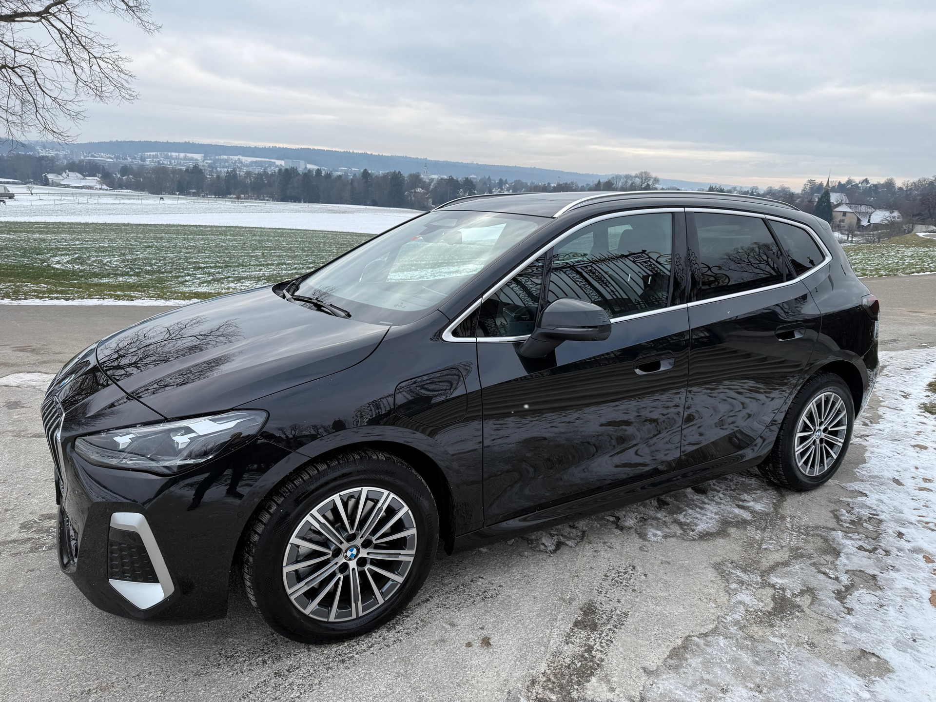 BMW 230e xDrive Active Tourer M Sport-image-10