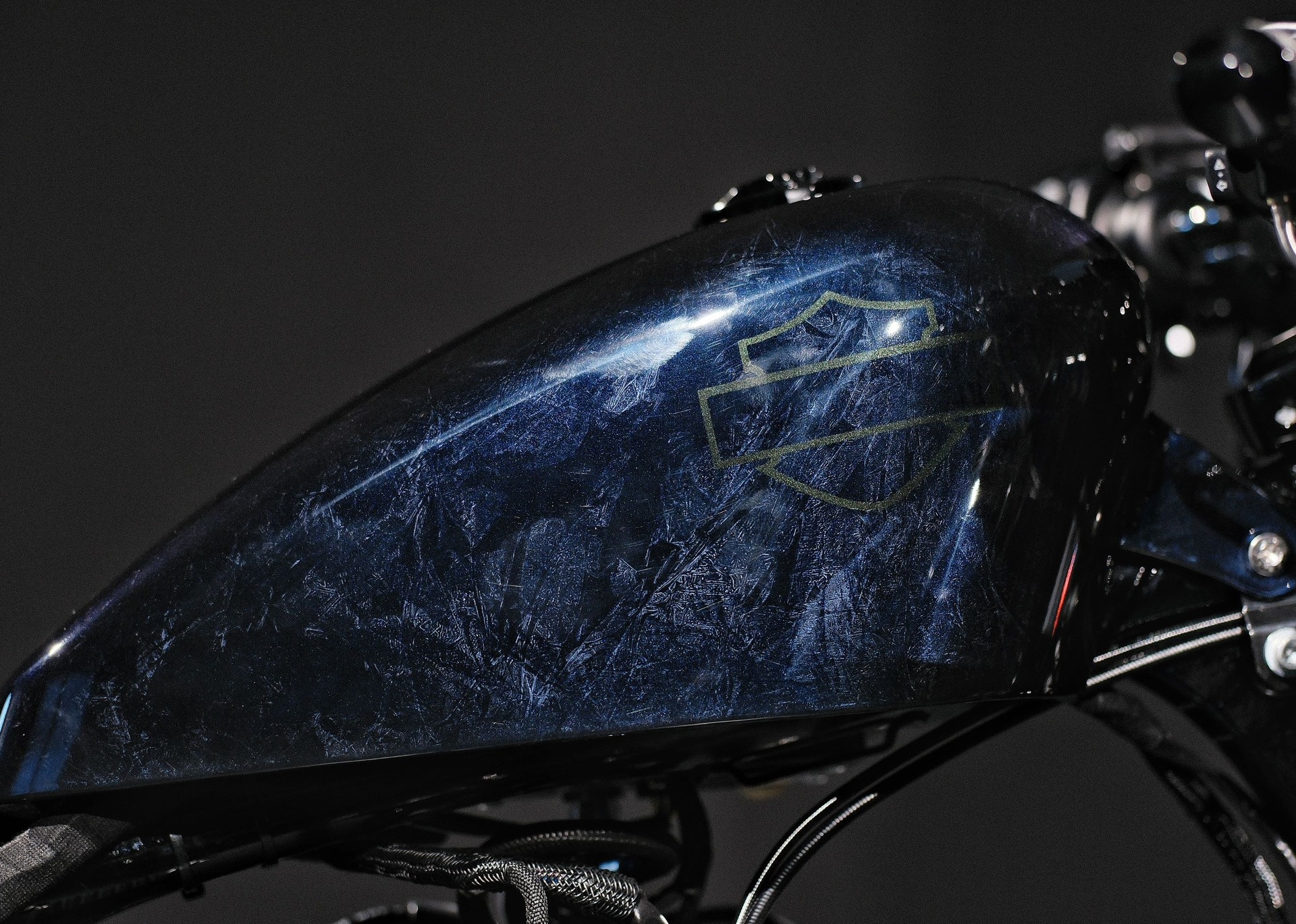 HARLEY-DAVIDSON XL 883 N Sportster Iron-image-9