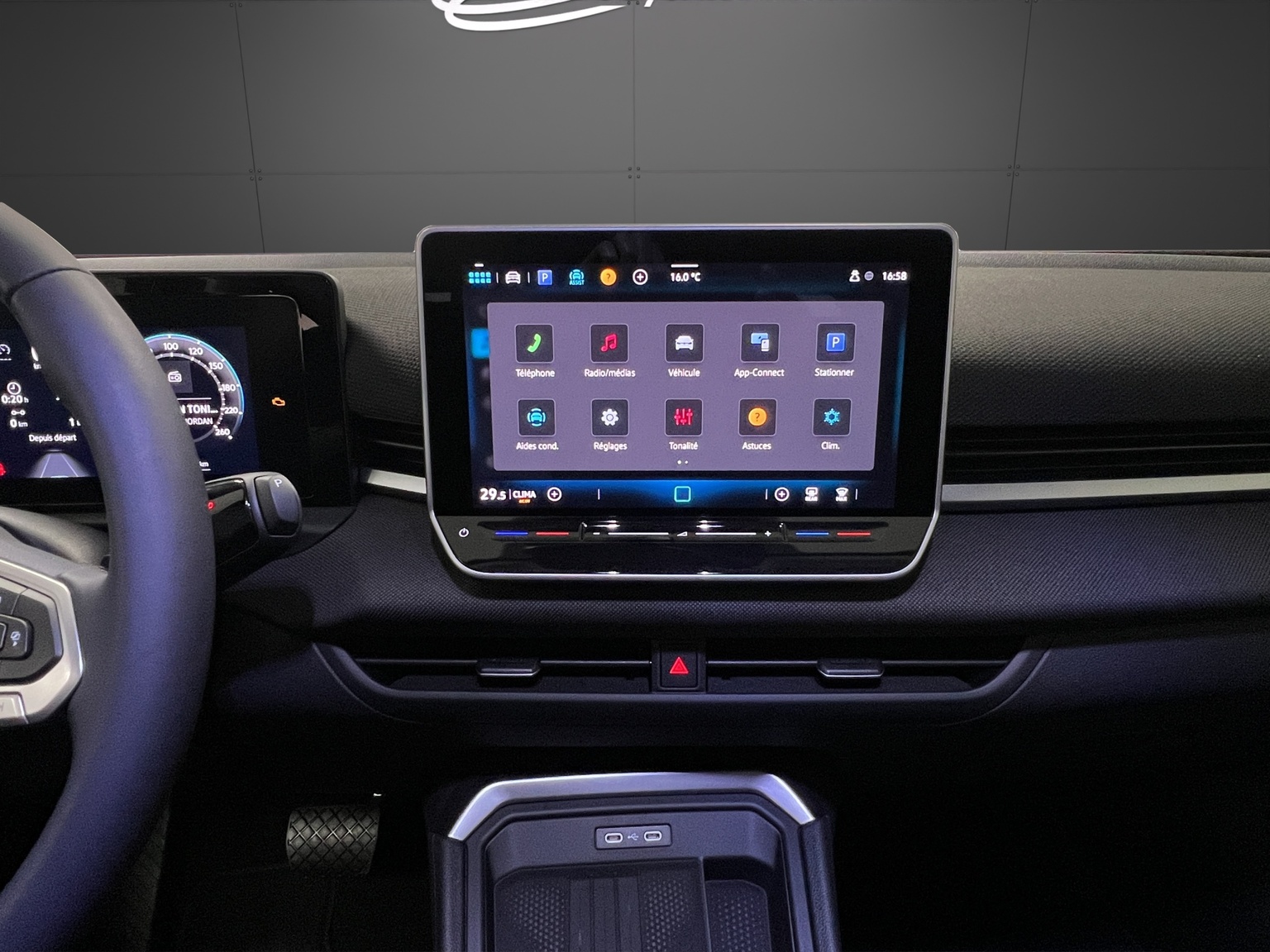 VW T-Roc 1.5 eTSI mHEV Trend DSG-image-10
