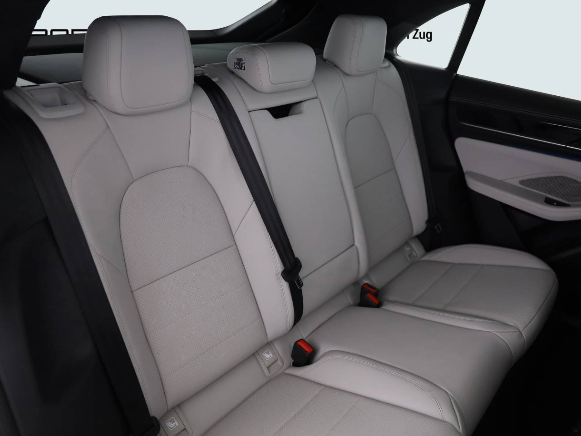 PORSCHE Macan 4-image-10
