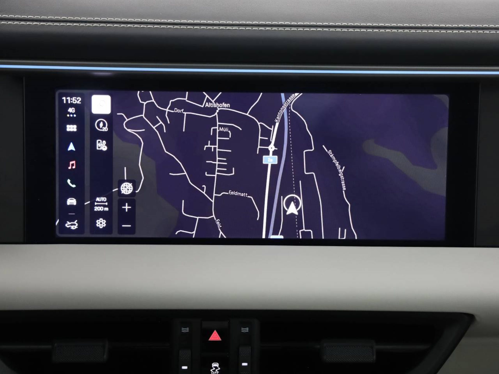 PORSCHE Macan 4-image-16