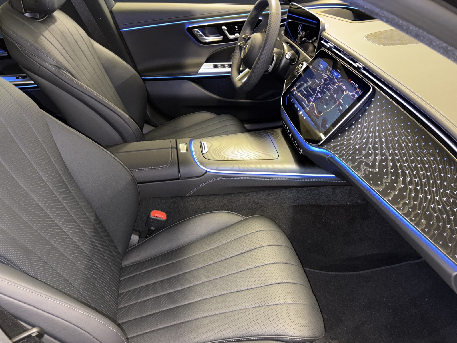 MERCEDES-BENZ E 300 de 4M Break EQ Hybrid Technology-image-9