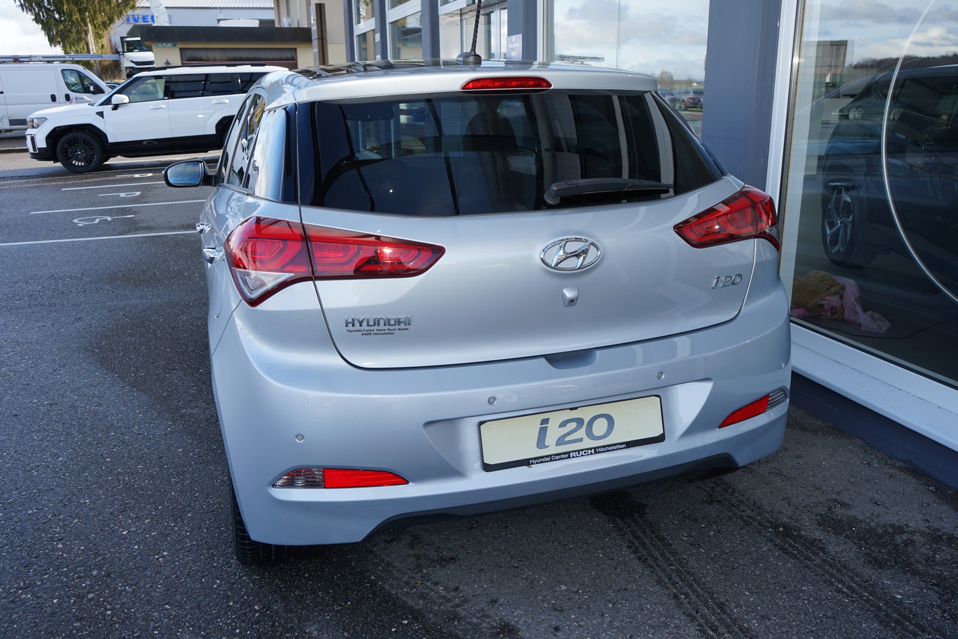 HYUNDAI i20 1.4 Vertex Automatic-image-8