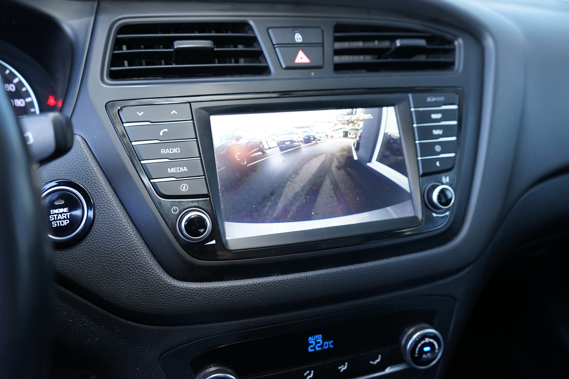 HYUNDAI i20 1.4 Vertex Automatic-image-16
