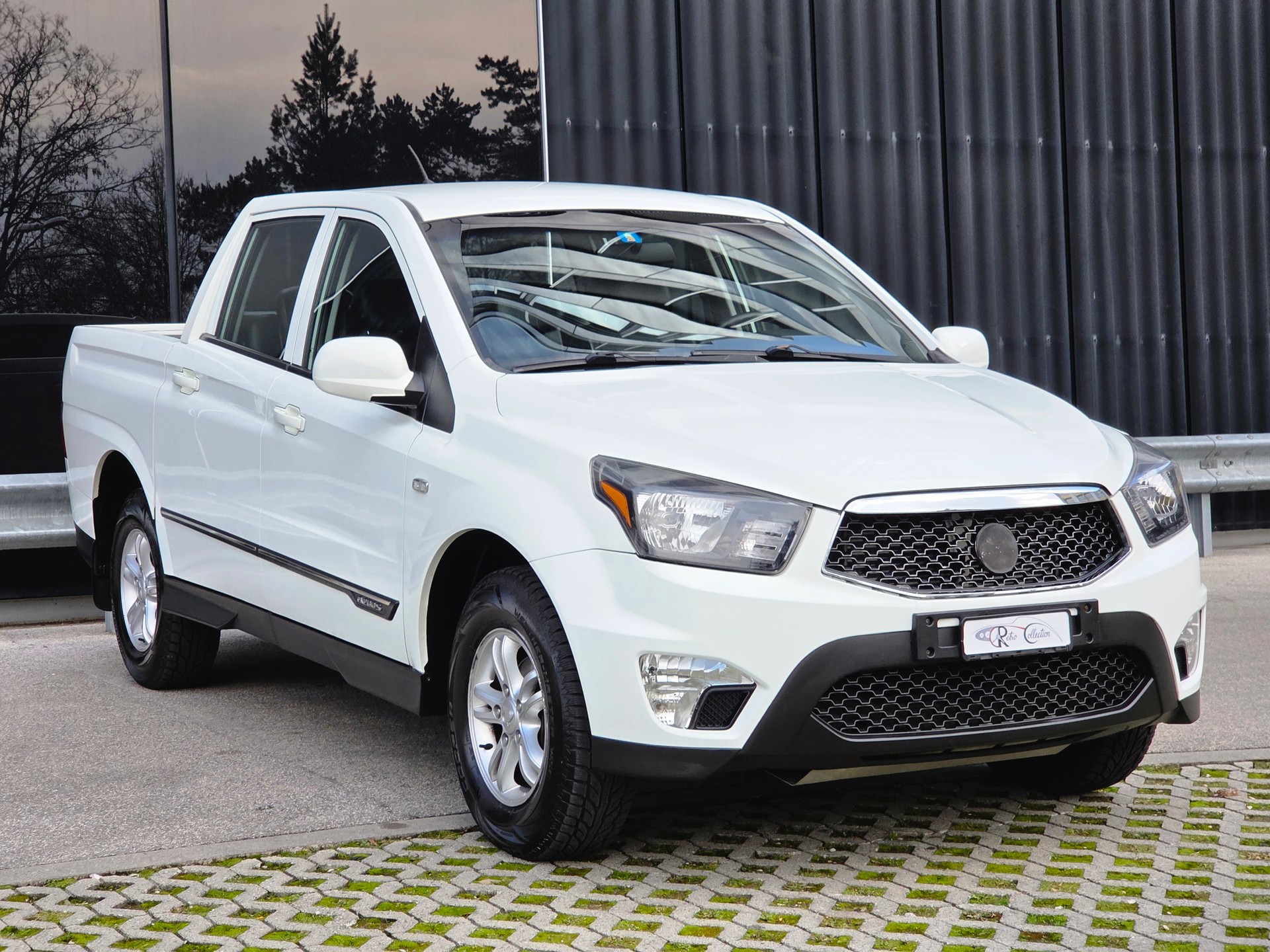 KGM-SsangYong Actyon Sports FR 2.0 Quartz 4WD - excellent état - crochet d'attelage - hard-top - carnet de services - expertisée 02.26.-image-1