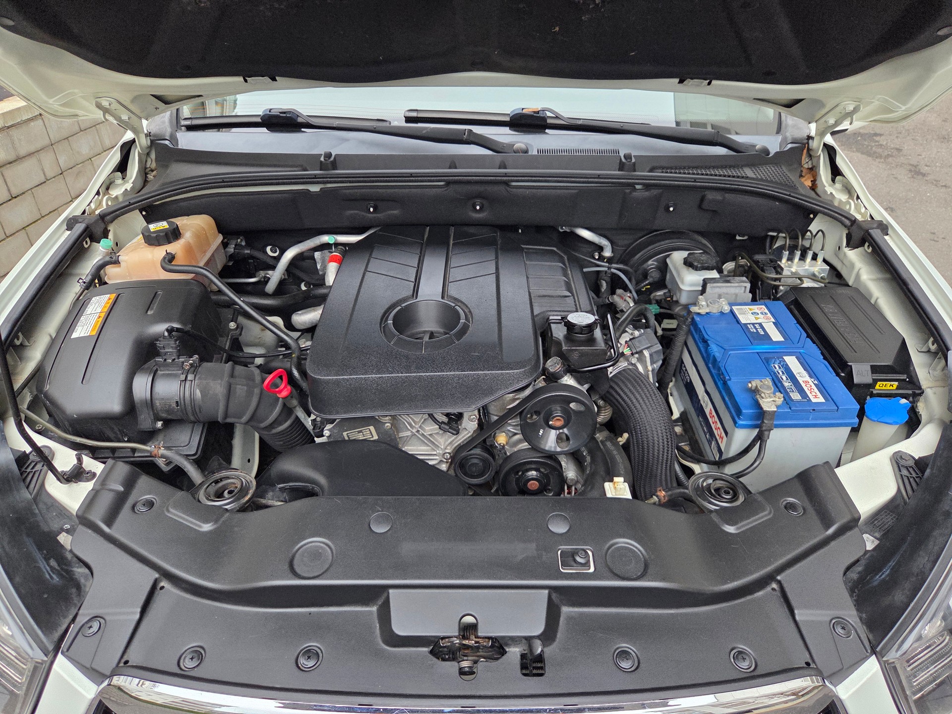 KGM-SsangYong Actyon Sports FR 2.0 Quartz 4WD - excellent état - crochet d'attelage - hard-top - carnet de services - expertisée 02.26.-image-15