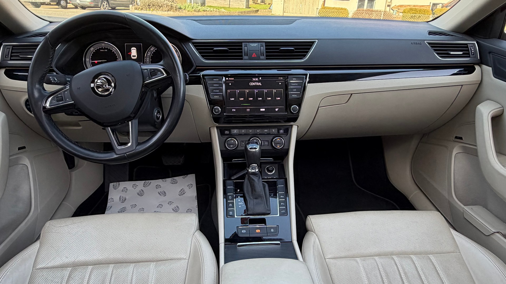 SKODA Superb Combi 2.0 TDi L&K 4x4 DSG-image-19