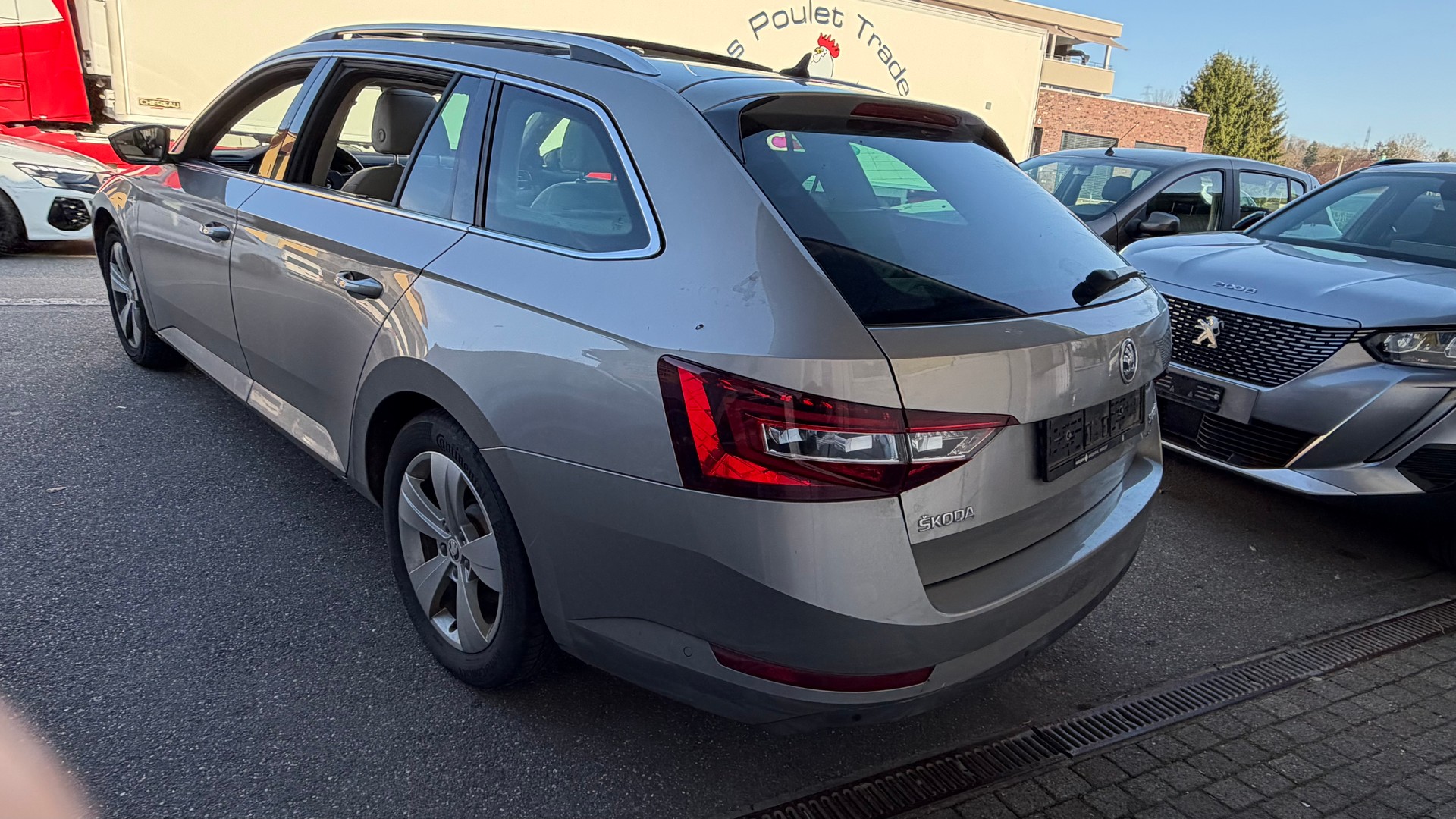SKODA Superb Combi 2.0 TDi L&K 4x4 DSG-image-6