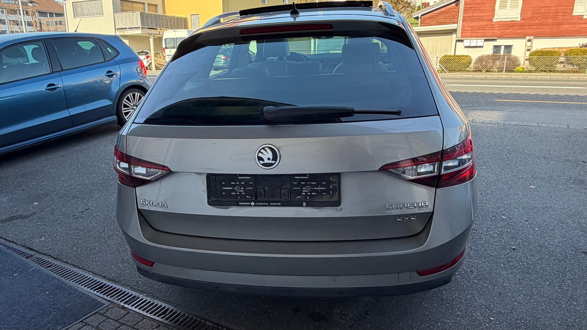 SKODA Superb Combi 2.0 TDi L&K 4x4 DSG-image-4