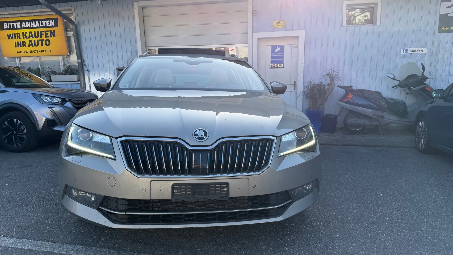 SKODA Superb Combi 2.0 TDi L&K 4x4 DSG-image-3