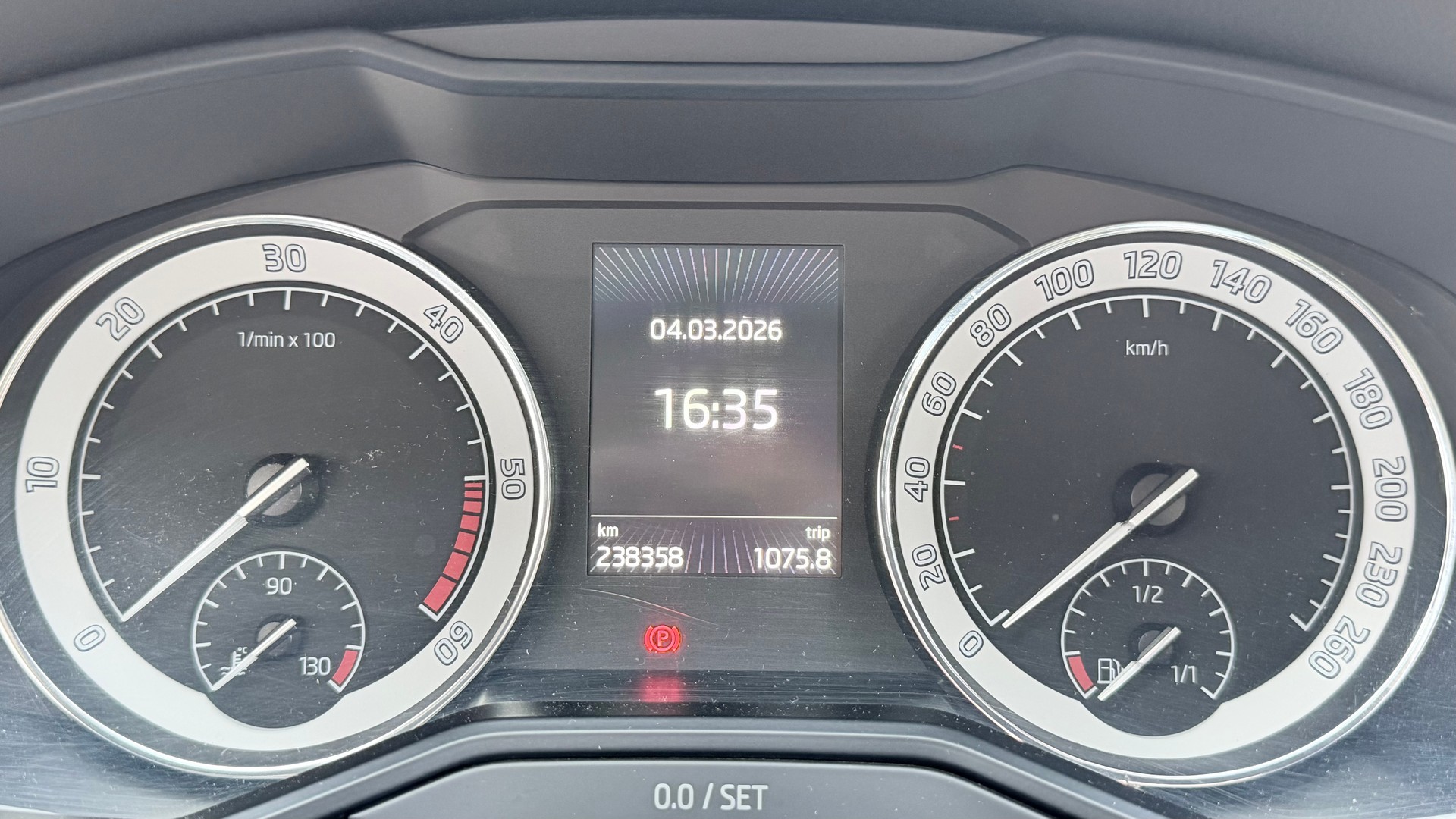 SKODA Superb Combi 2.0 TDi L&K 4x4 DSG-image-10