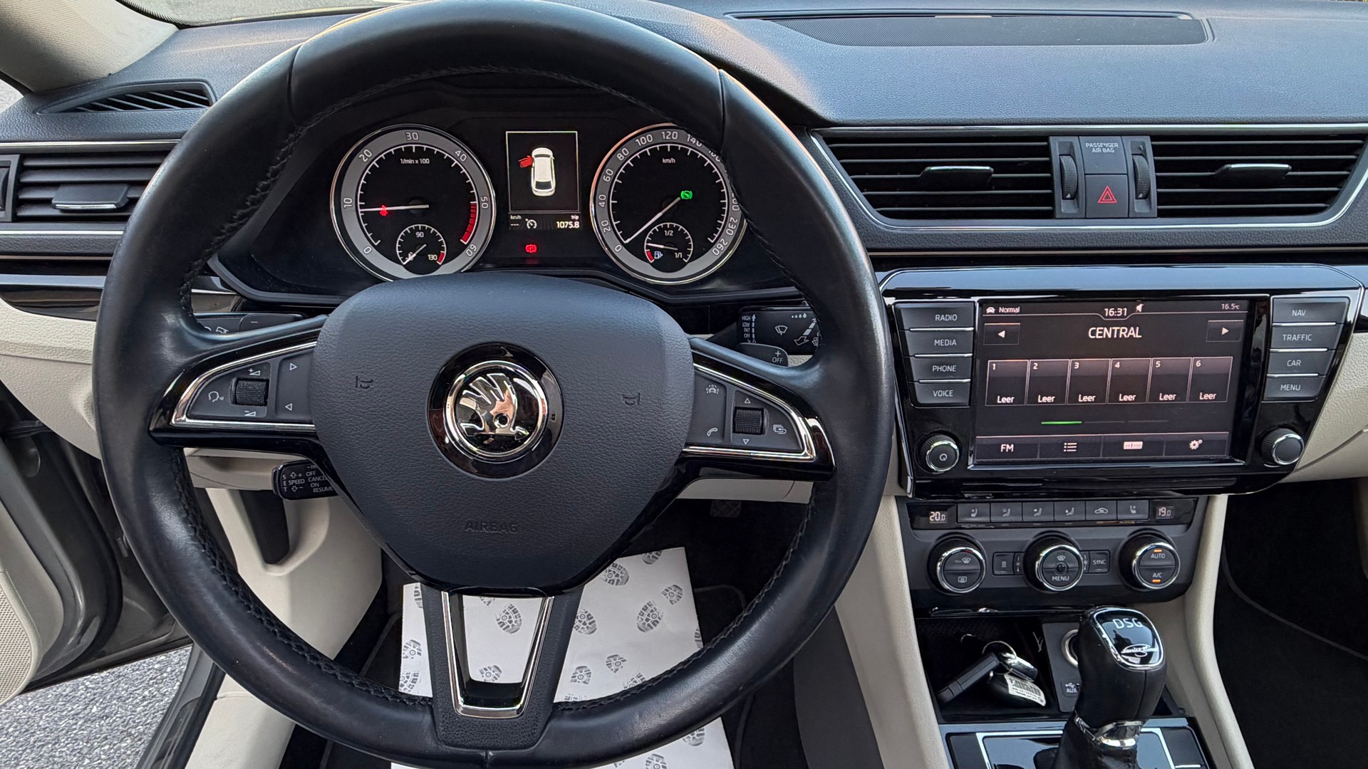 SKODA Superb Combi 2.0 TDi L&K 4x4 DSG-image-7