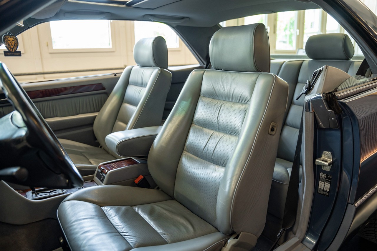 MERCEDES-BENZ 300 CE-image-13