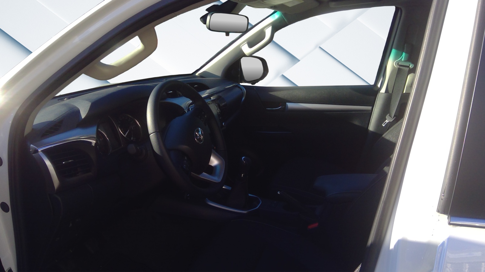 TOYOTA Hilux 2.4D-4D Style Double Cab 4x4 A-image-9