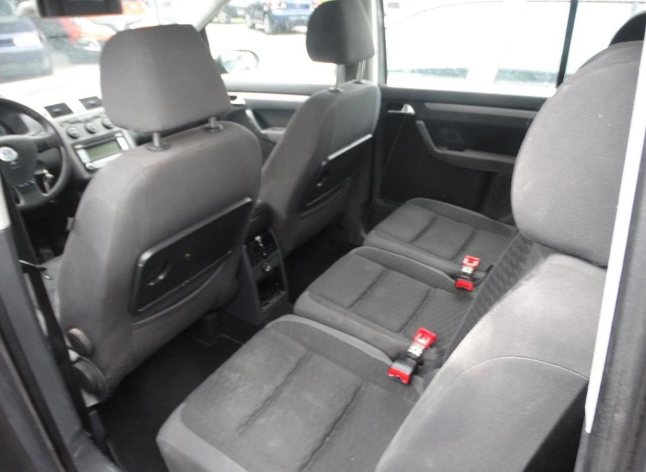 VW Touran 2.0 TDI Trendline-image-7