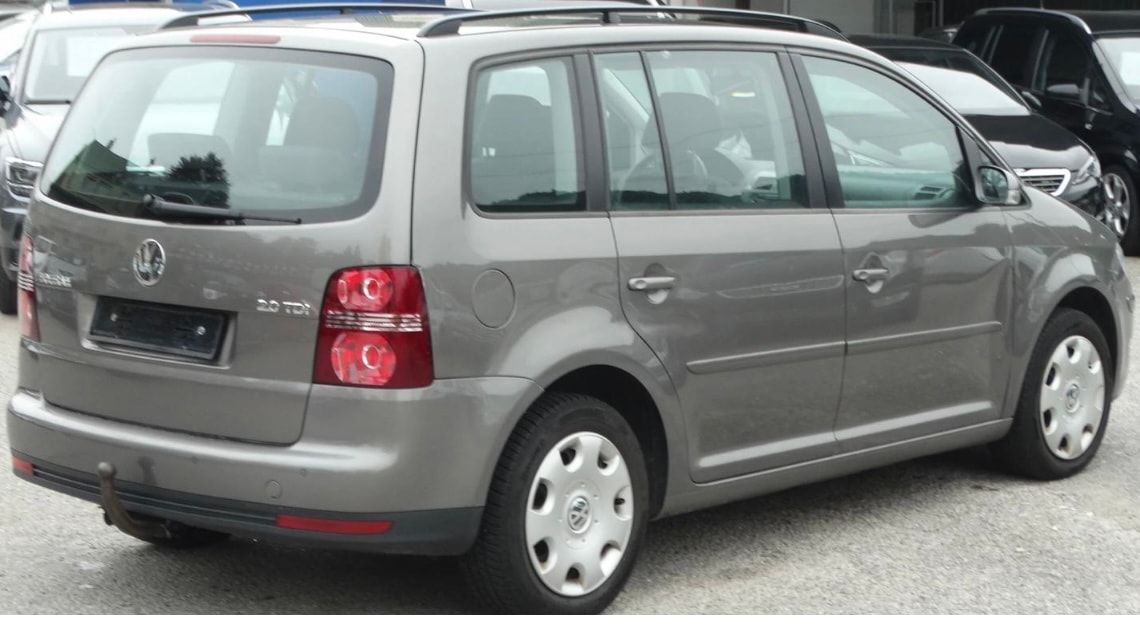VW Touran 2.0 TDI Trendline-image-3