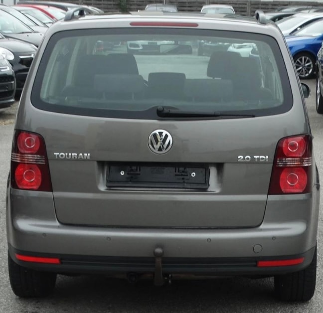 VW Touran 2.0 TDI Trendline-image-4