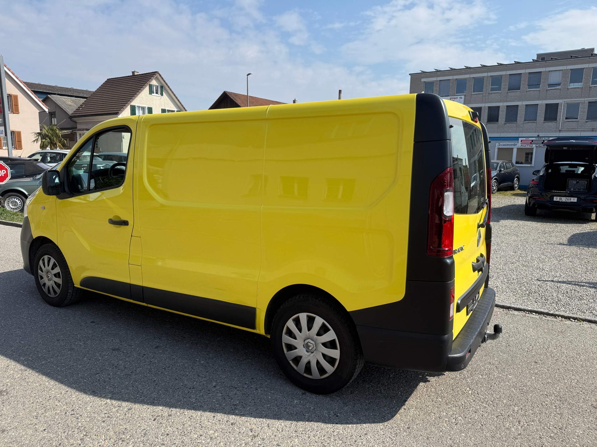 RENAULT Trafic 2.0 ENERGY dCi145 3.0t Business L1H1-image-3