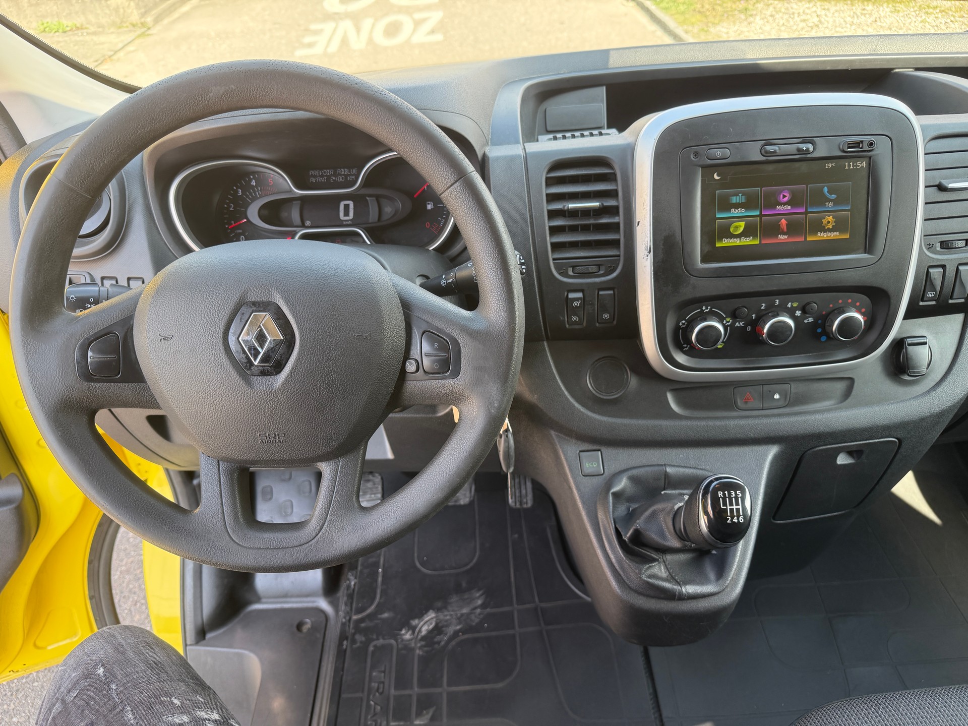 RENAULT Trafic 2.0 ENERGY dCi145 3.0t Business L1H1-image-10