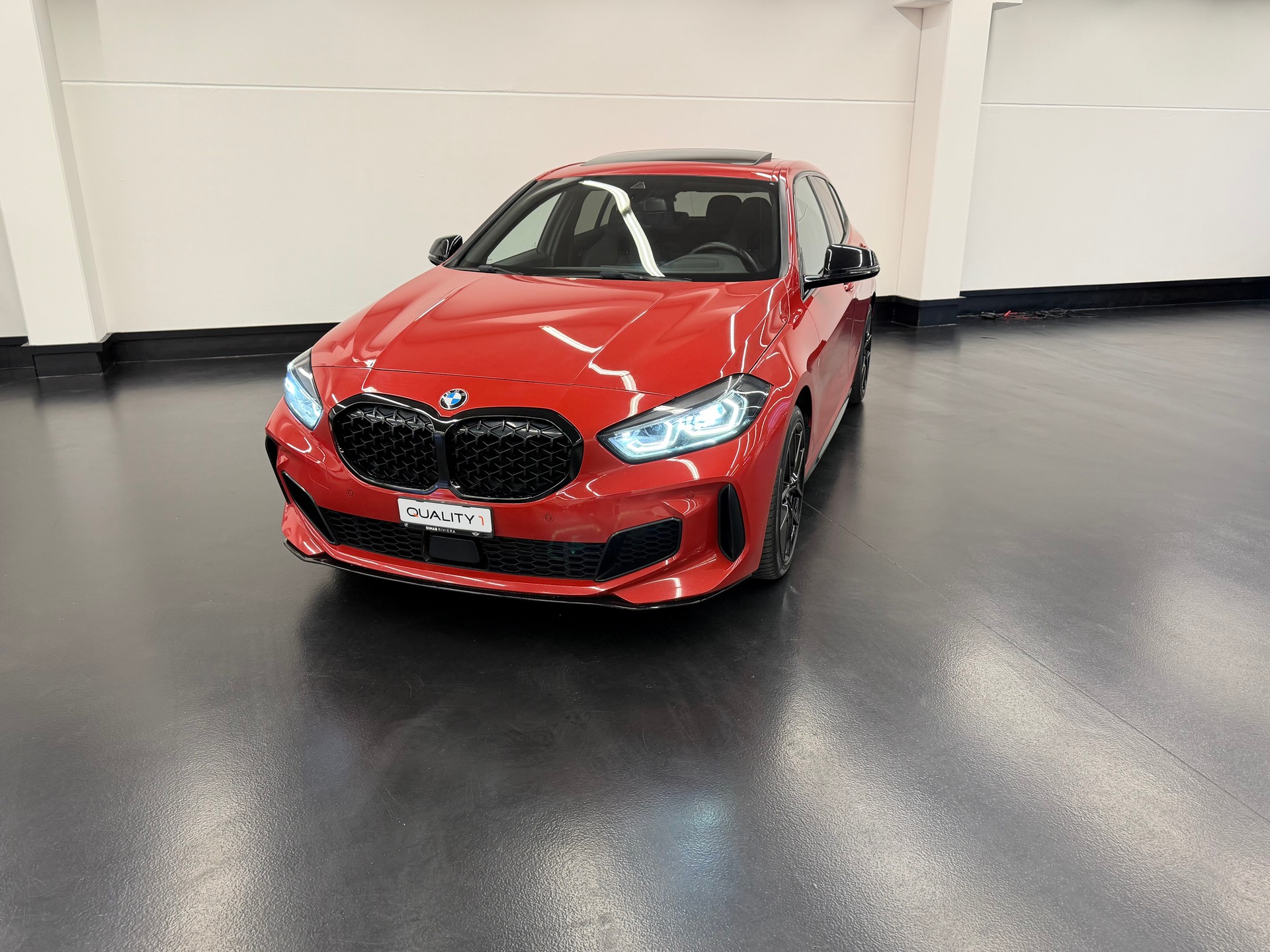 BMW M135i xDrive Steptronic-image-2