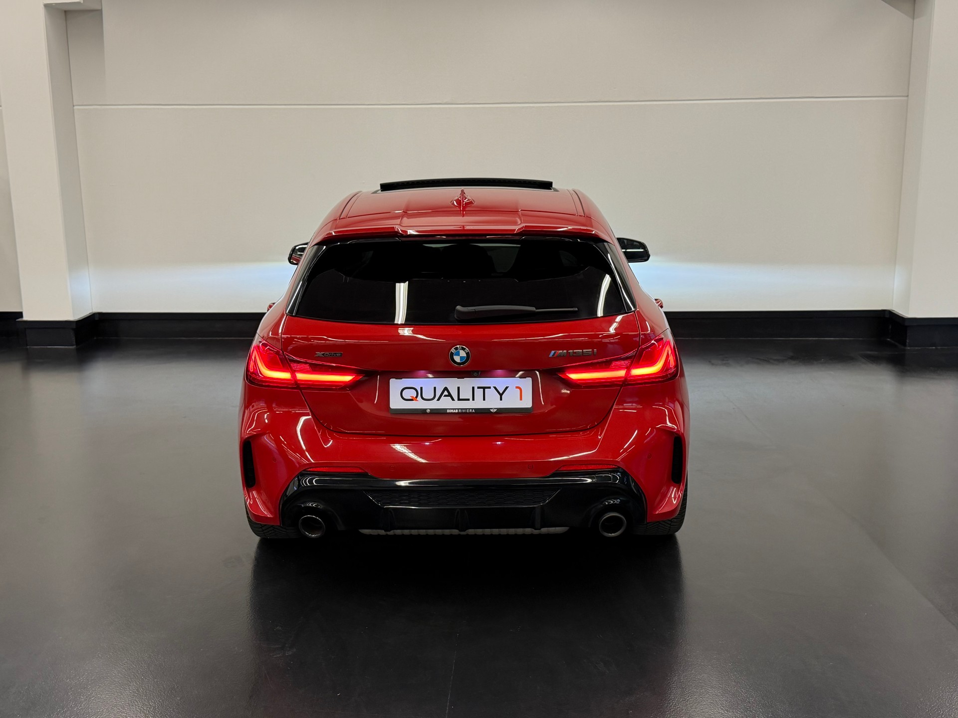 BMW M135i xDrive Steptronic-image-6