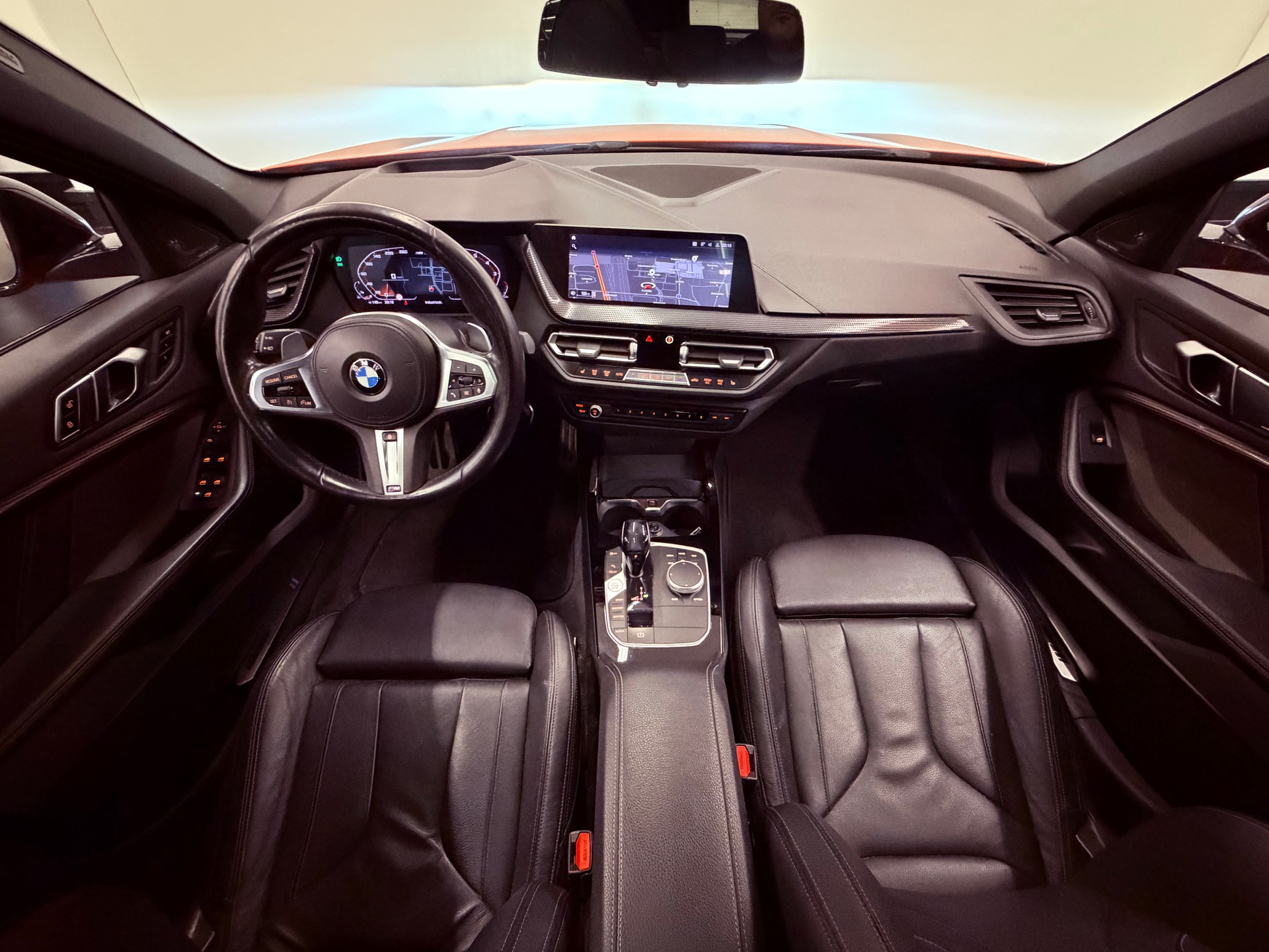 BMW M135i xDrive Steptronic-image-7