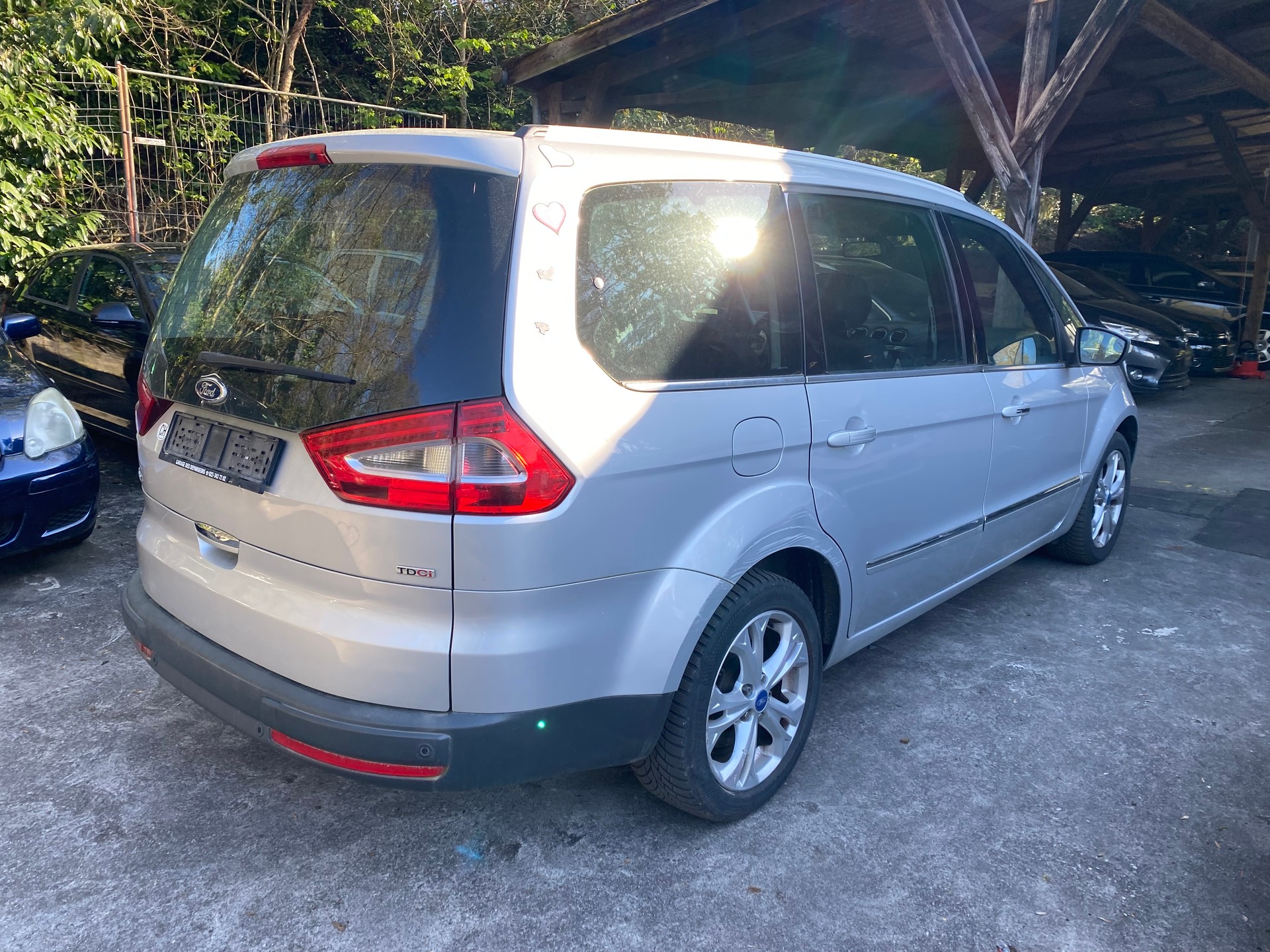 FORD Galaxy 2.0 TDCi Titanium PowerShift-image-2