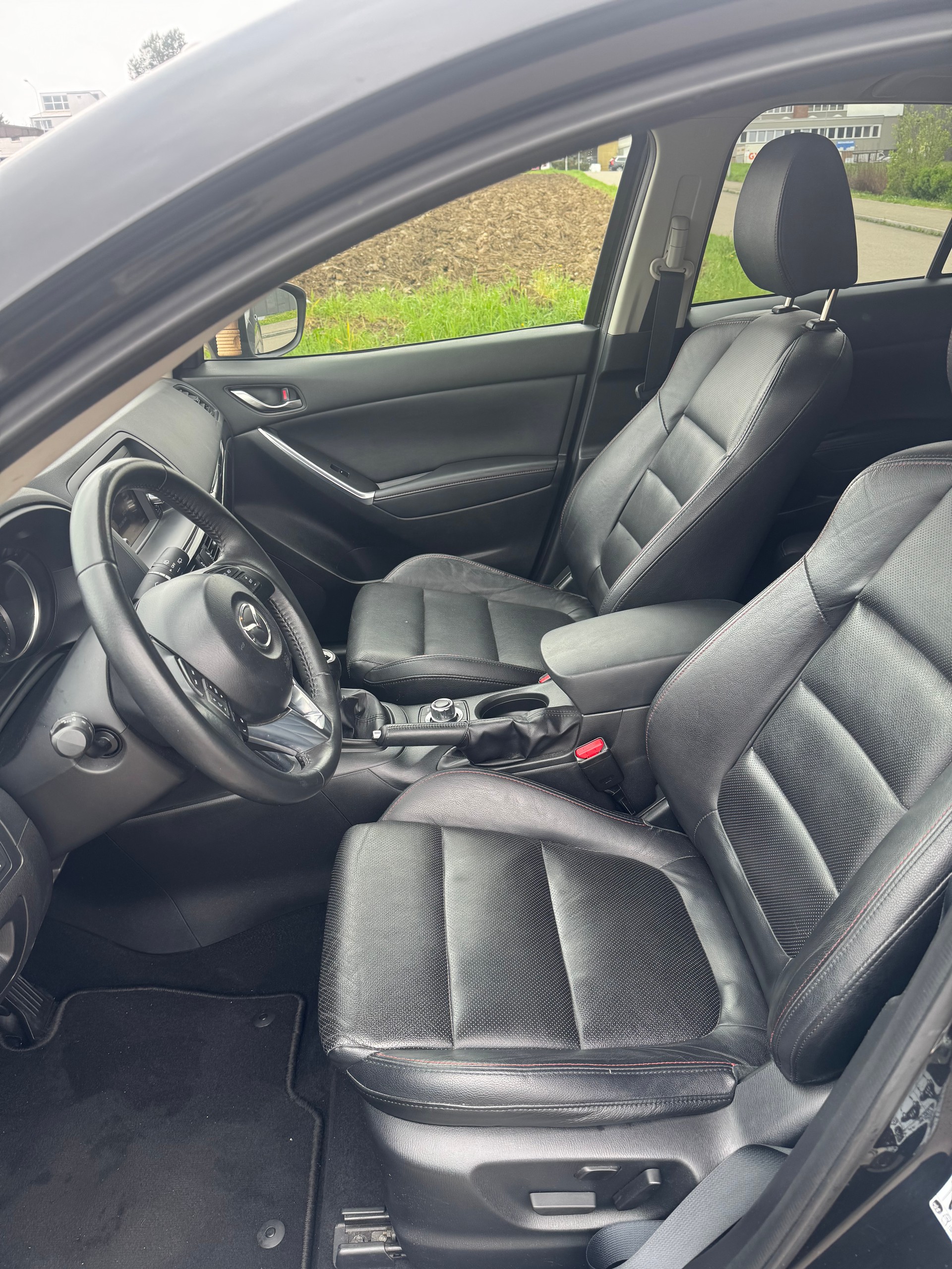 MAZDA CX-5 2.2 D Revolution AWD-image-13