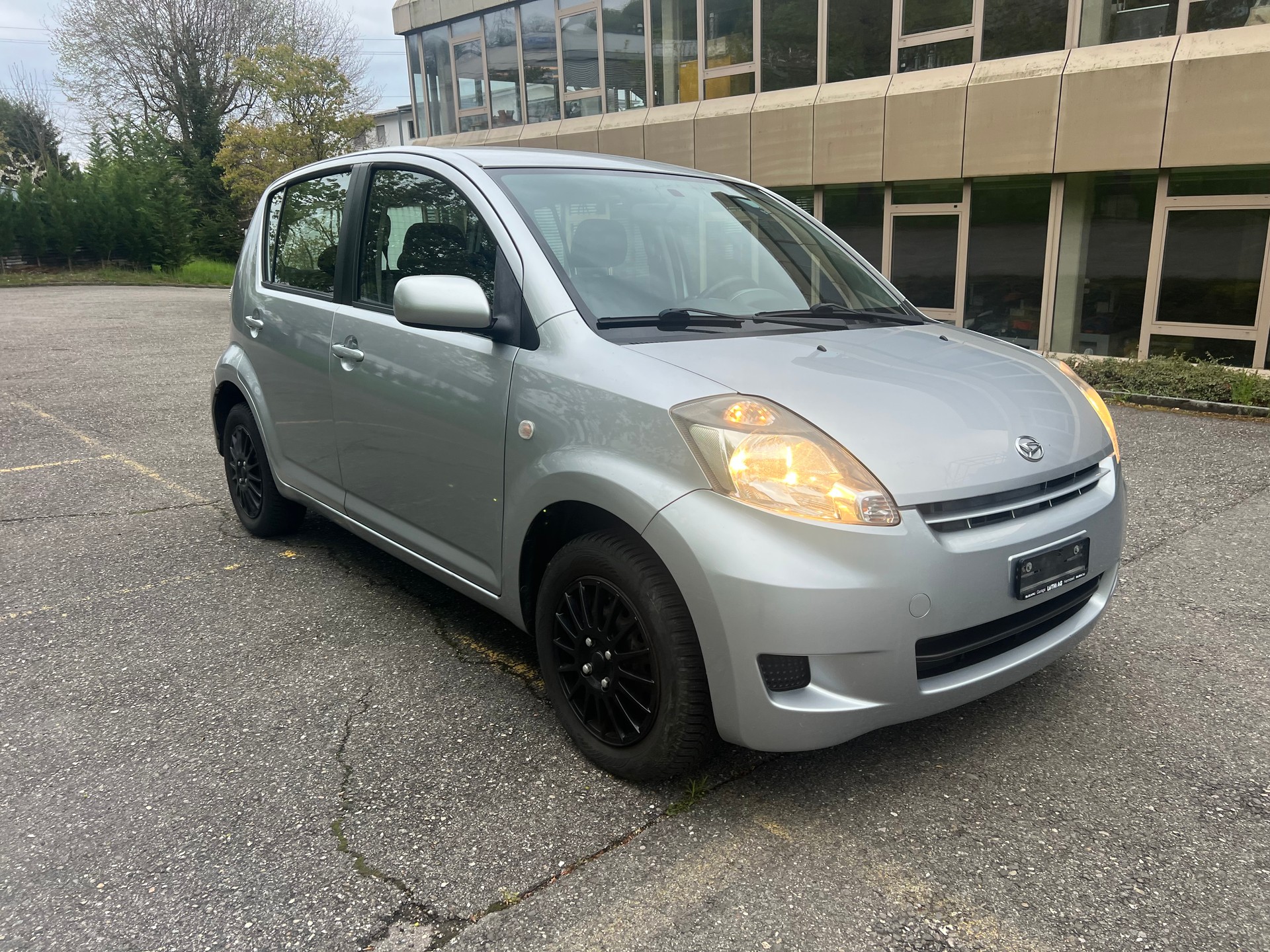 DAIHATSU Sirion 1.3 S Custom 4WD Automatic-image-5