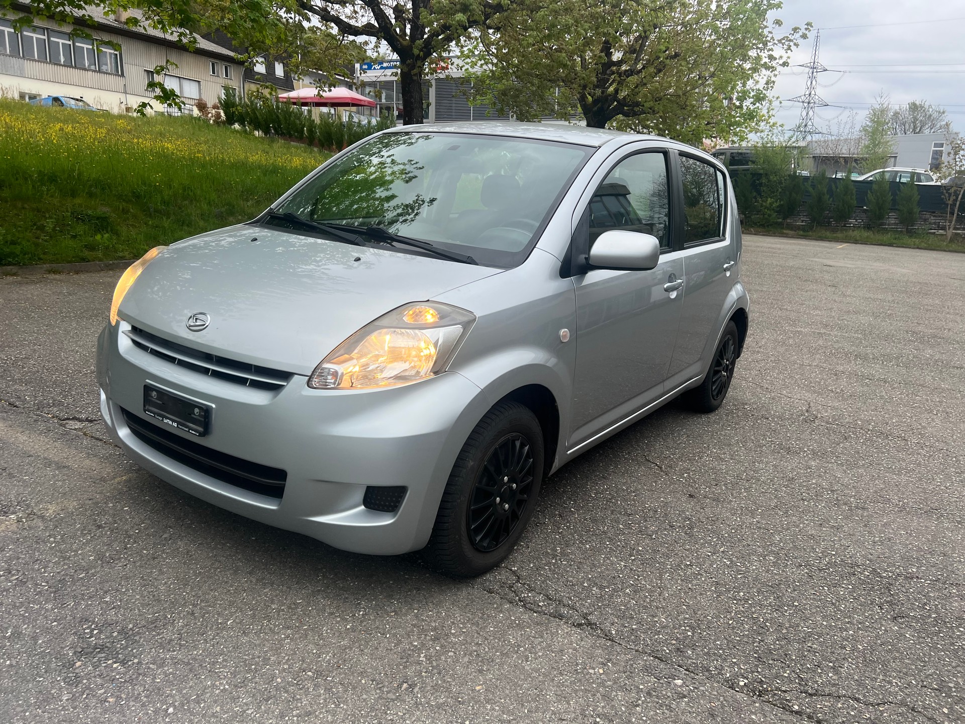 DAIHATSU Sirion 1.3 S Custom 4WD Automatic-image-1