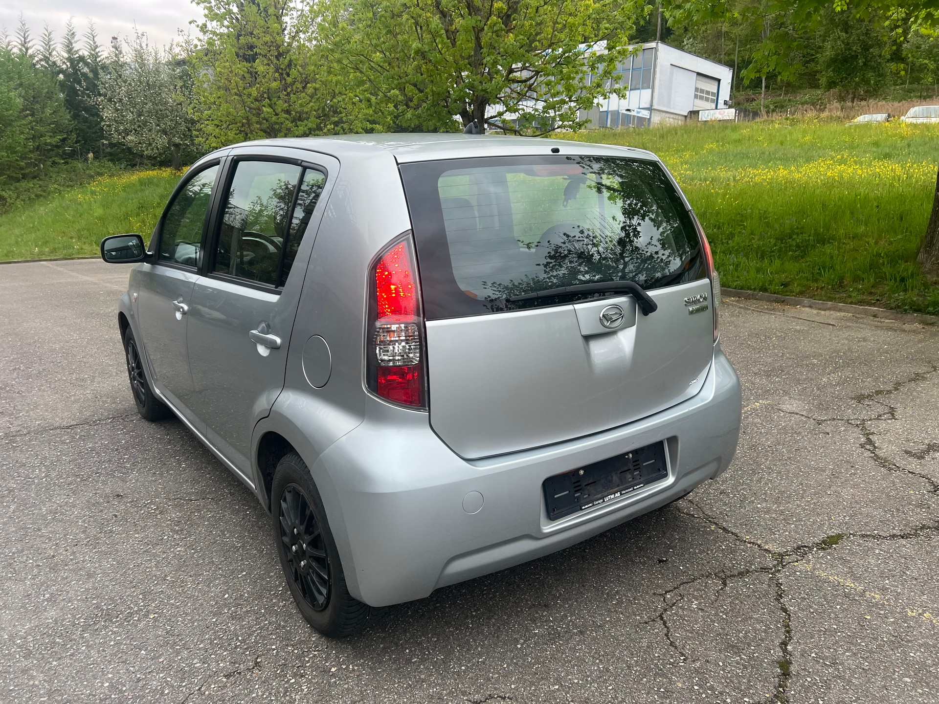 DAIHATSU Sirion 1.3 S Custom 4WD Automatic-image-8