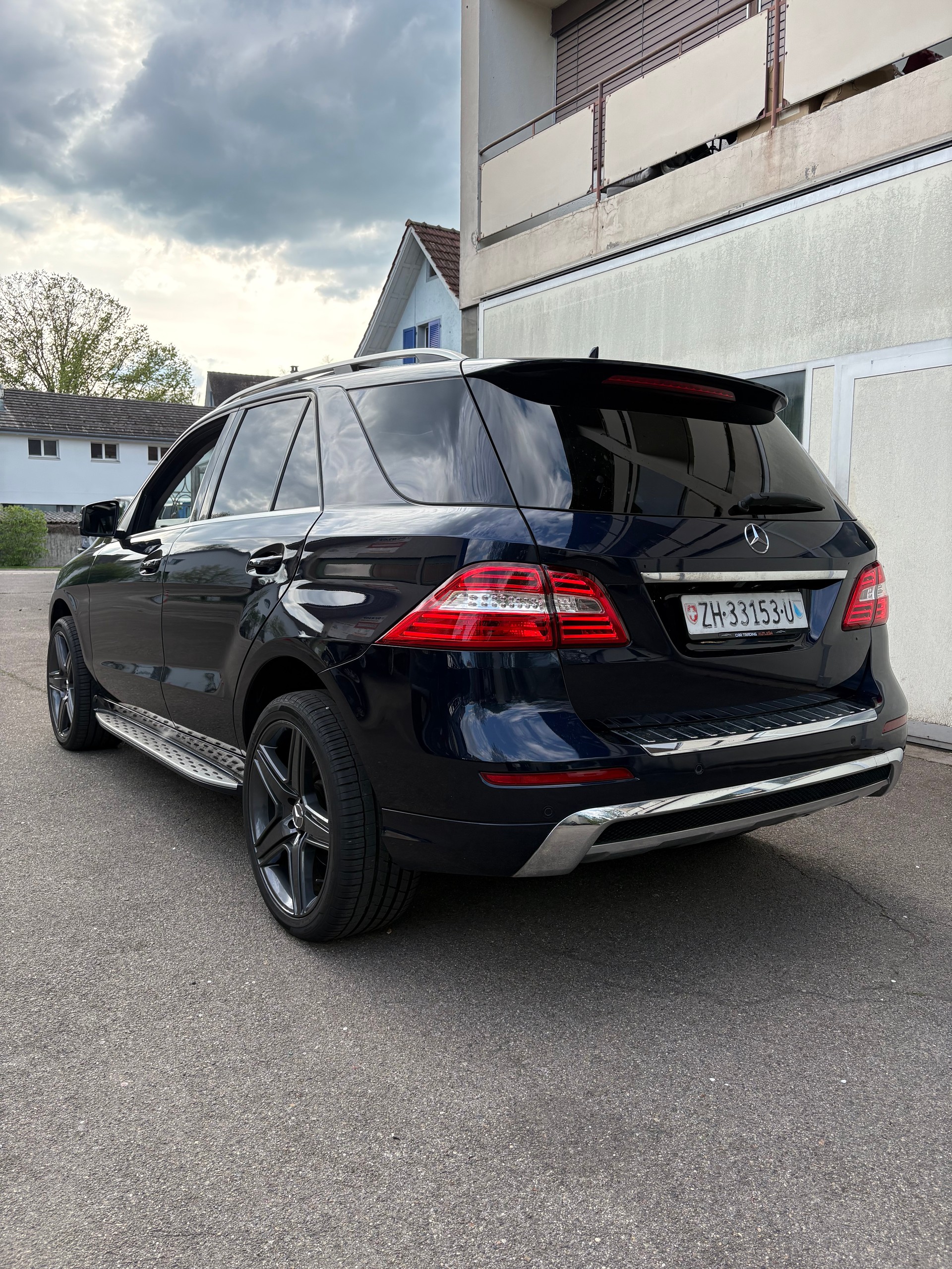 MERCEDES-BENZ ML 350 BlueTEC Executive 4Matic 7G-Tronic-showroom-element-3