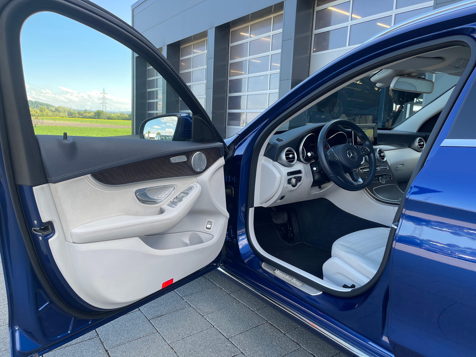 MERCEDES-BENZ C 400 Avantgarde 4Matic 7G-Tronic-image-6