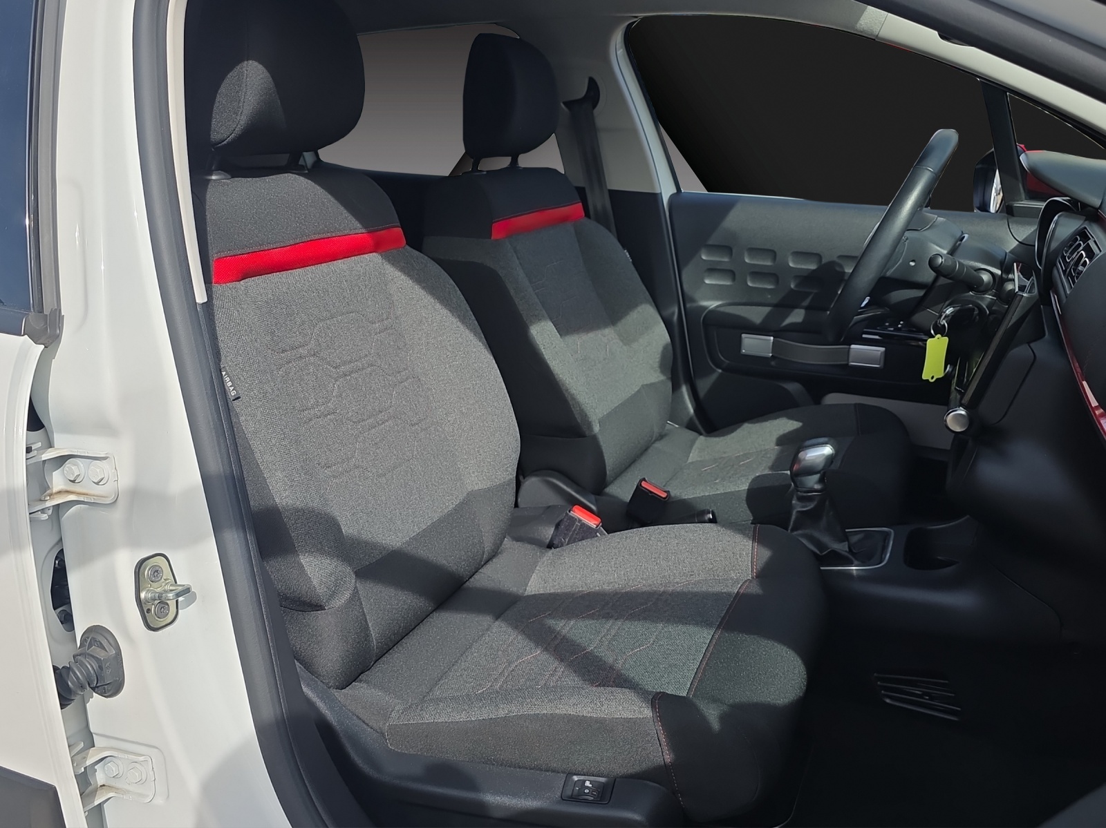 CITROEN C3 1.2i PureTech Shine-image-15