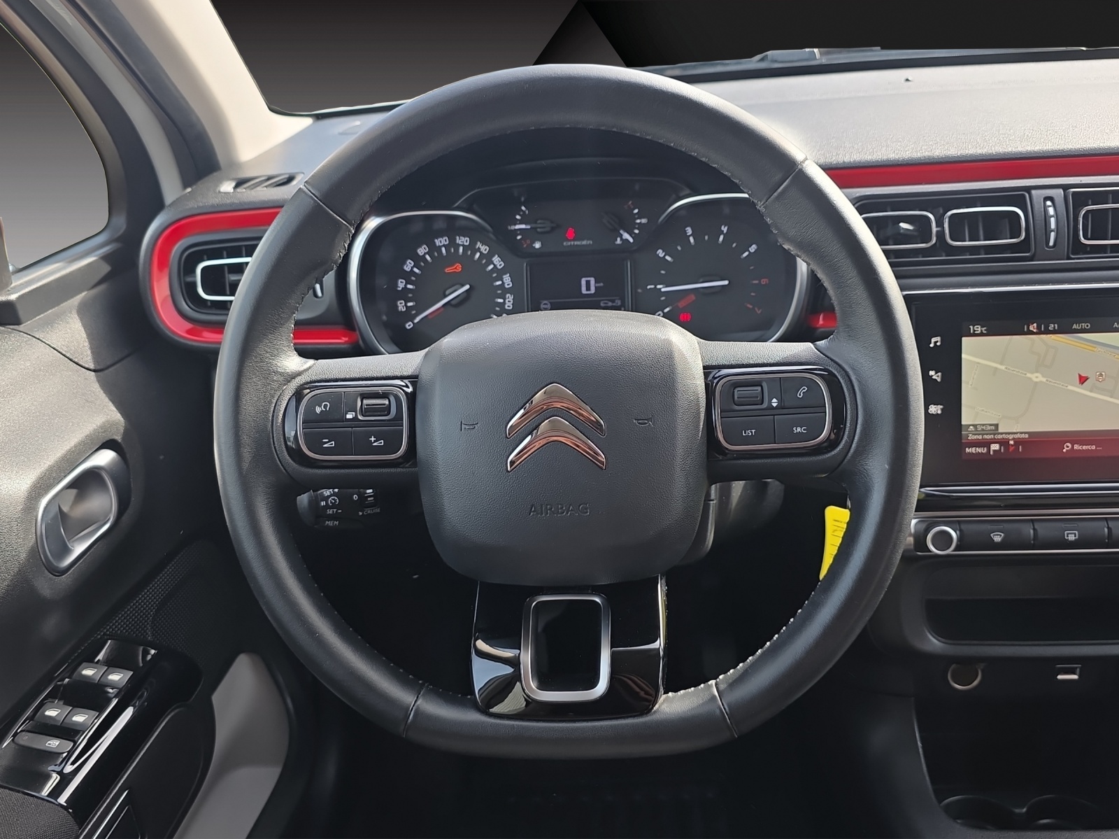CITROEN C3 1.2i PureTech Shine-image-8