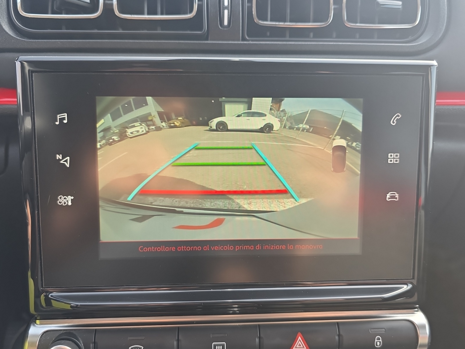 CITROEN C3 1.2i PureTech Shine-image-14