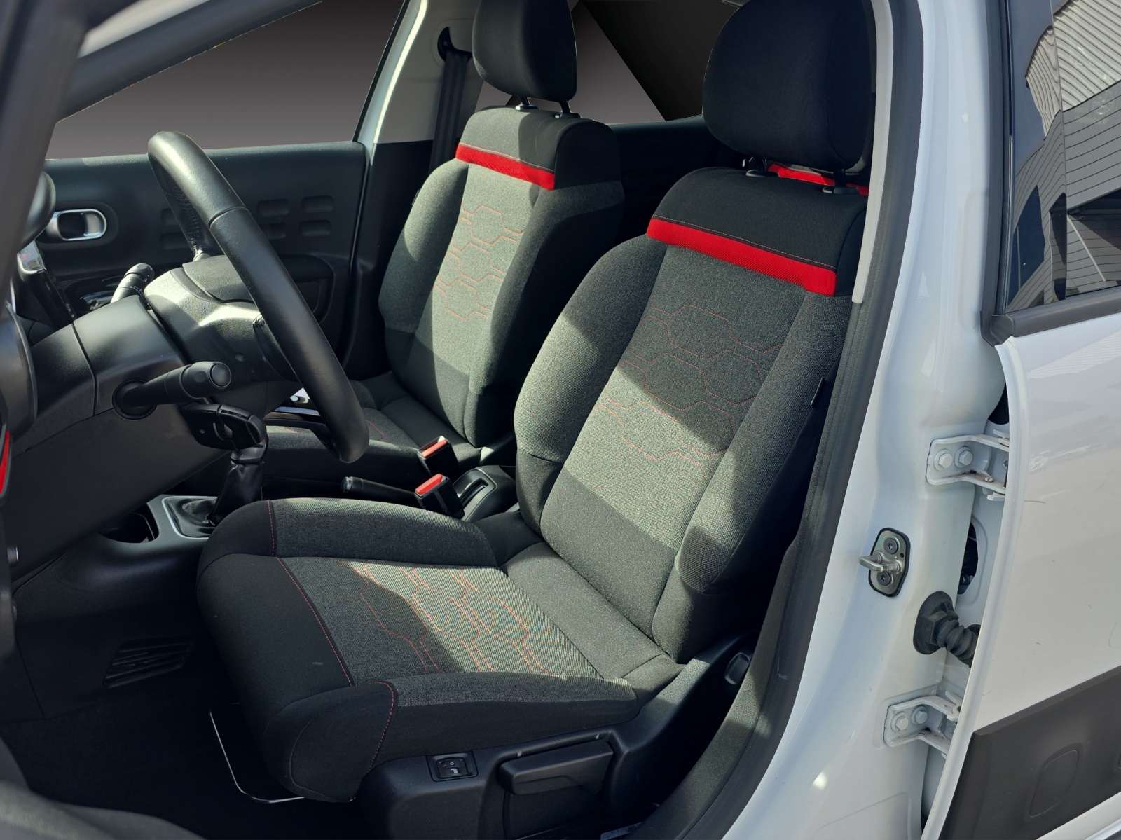 CITROEN C3 1.2i PureTech Shine-image-13