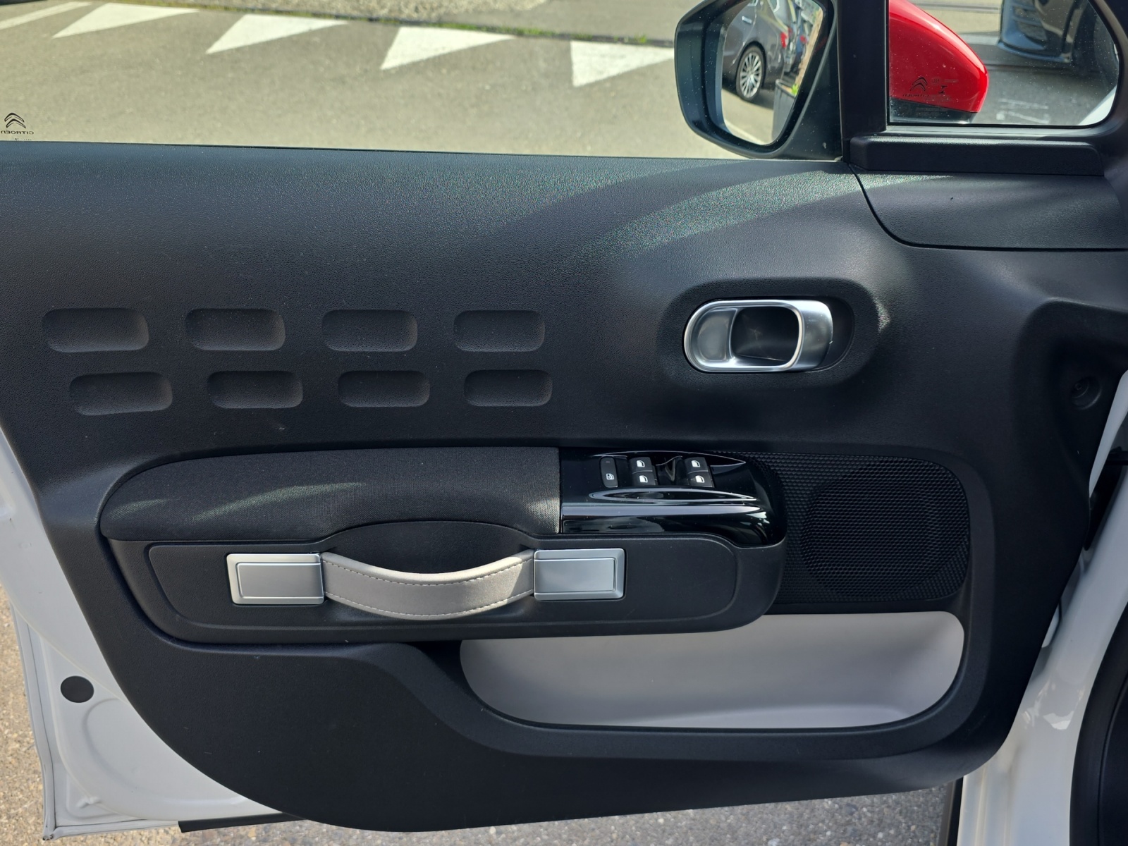 CITROEN C3 1.2i PureTech Shine-image-11