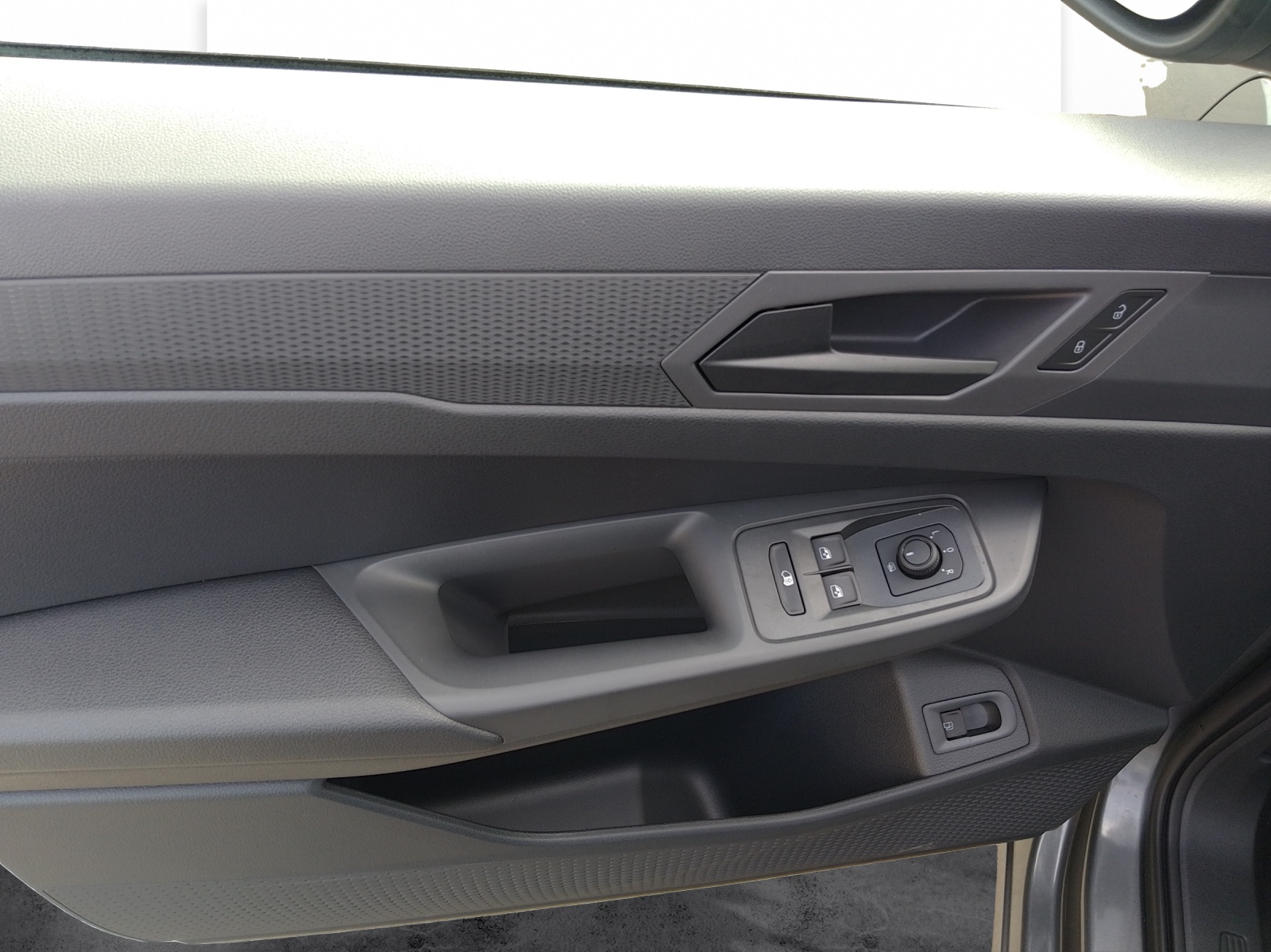 FORD Grand Transit Connect Kaw. 1.5 EcoBoost 150 Trend PHEV-image-8