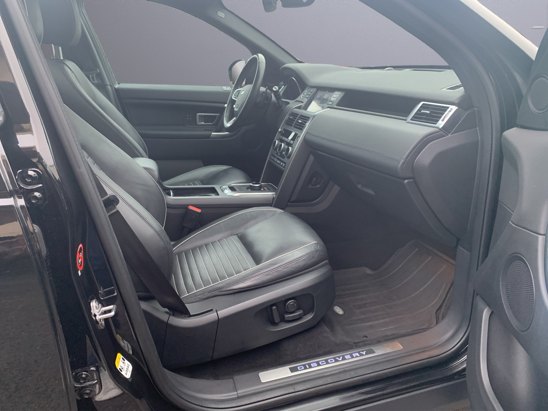 LAND ROVER 2.0 TD4 180 HSE Luxury 7 places, pack dynamic +, Garantie Land Rover jusqu’a Mars 2027-image-10