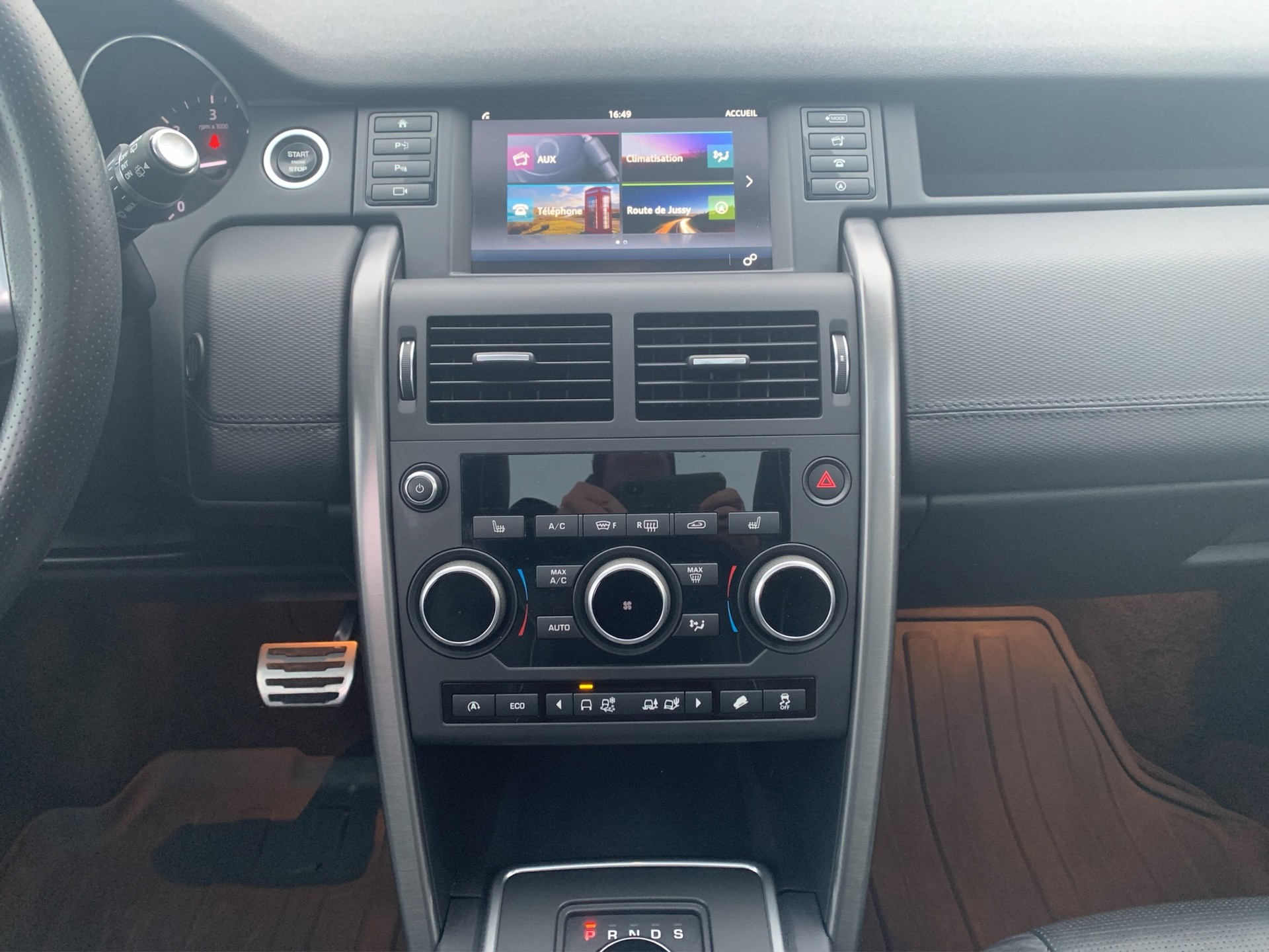 LAND ROVER 2.0 TD4 180 HSE Luxury 7 places, pack dynamic +, Garantie Land Rover jusqu’a Mars 2027-image-12