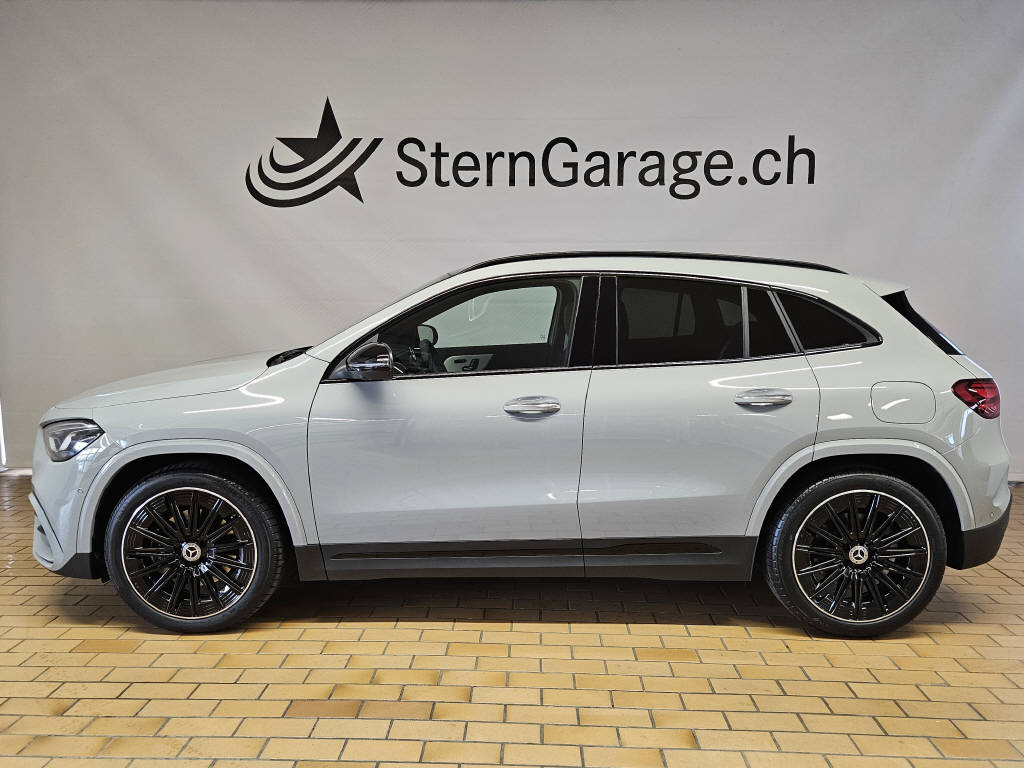 MERCEDES-BENZ GLA 220 d 4Matic AMG Line Swiss Star-showroom-element-1