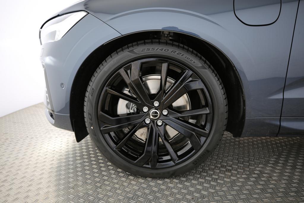 VOLVO XC60 2.0 T6 TE Black Edition eAWD-image-5