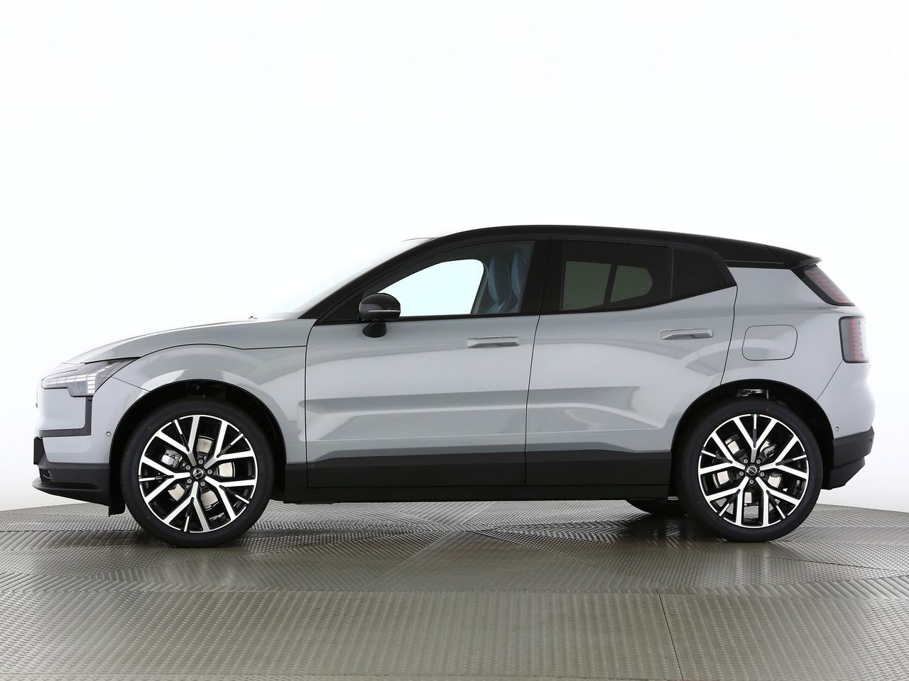 VOLVO EX30 P5 Longe Range Ultra-image-2