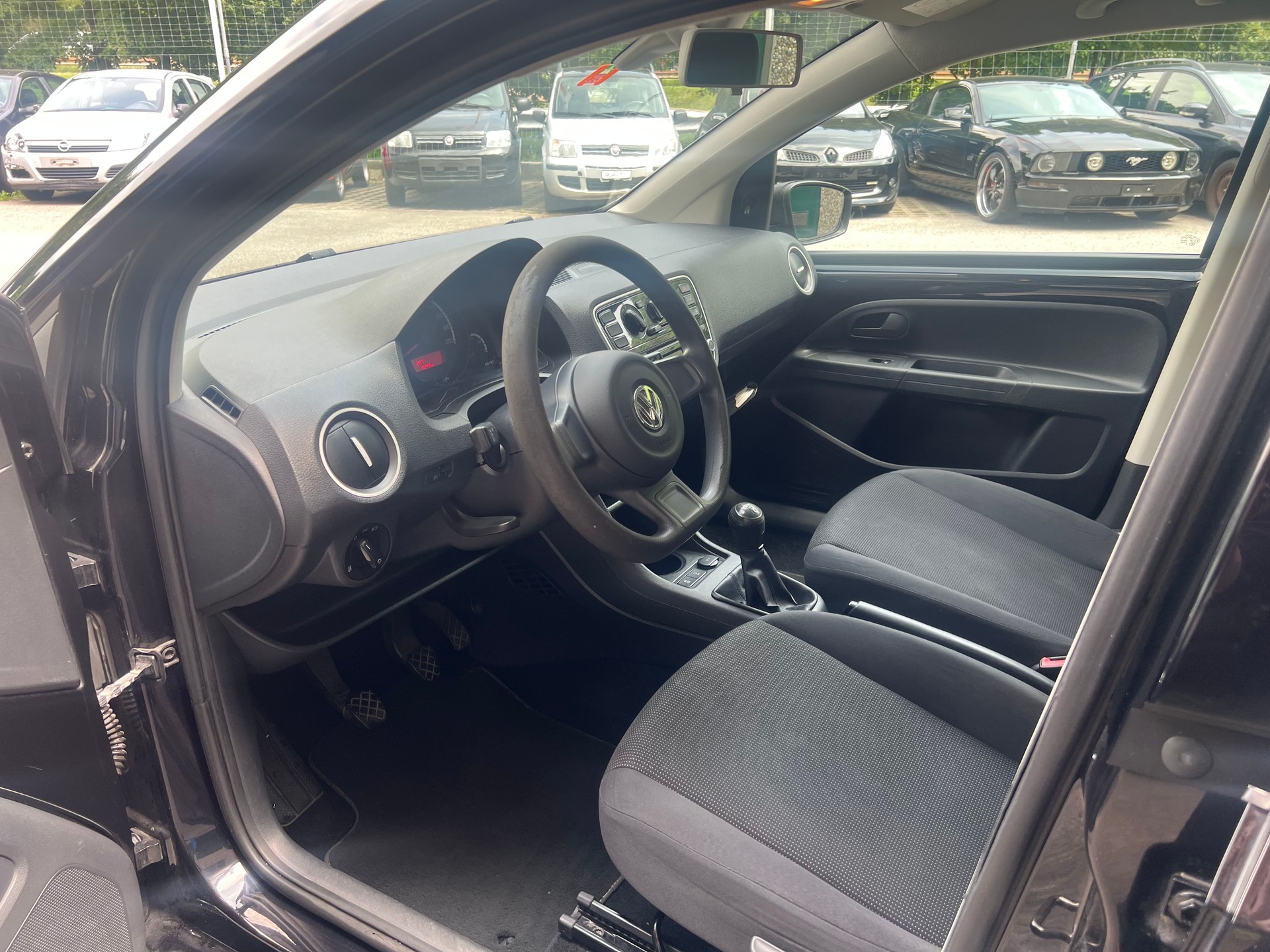 VW Up 1.0 take up-image-5