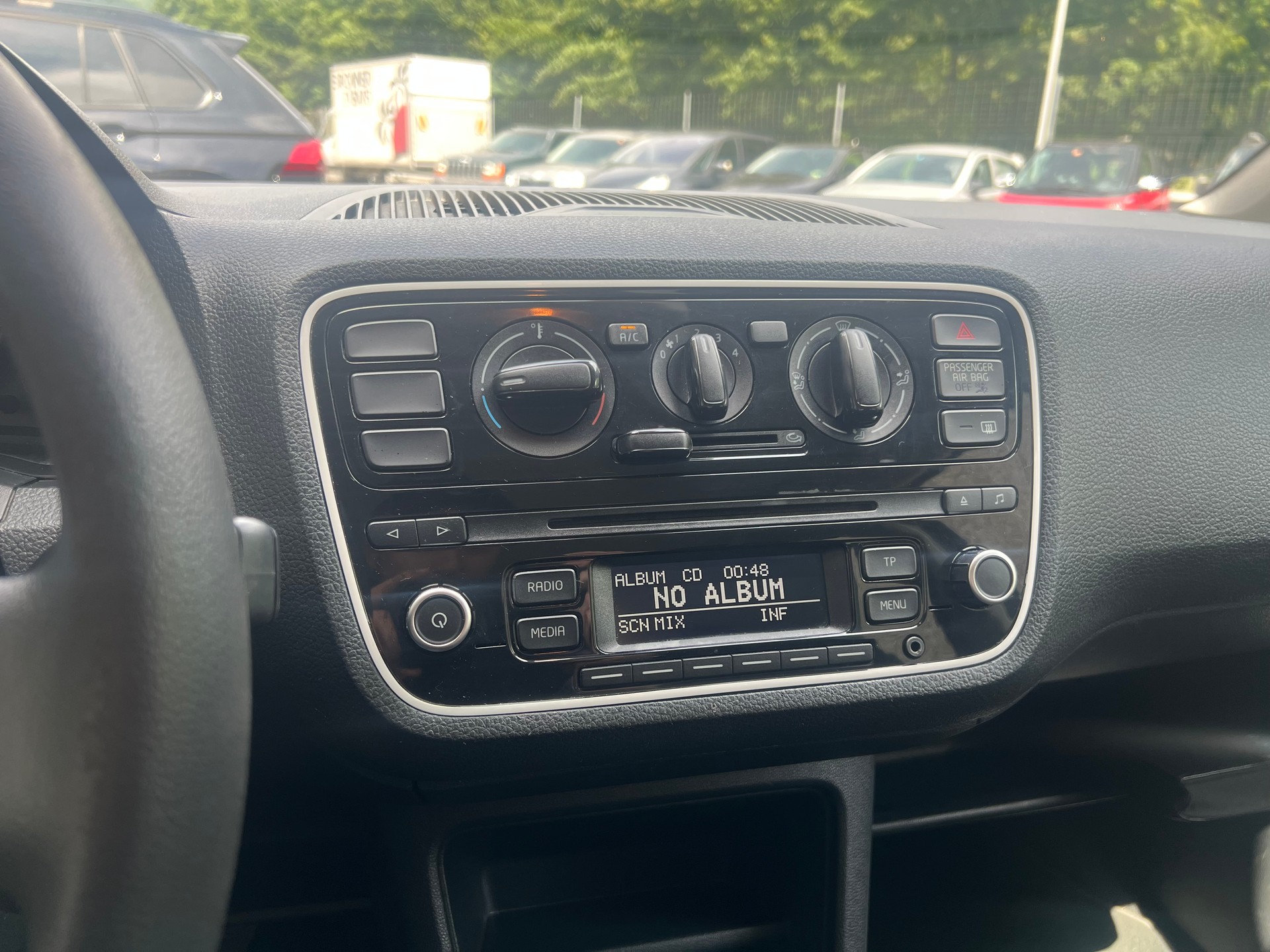VW Up 1.0 take up-image-7