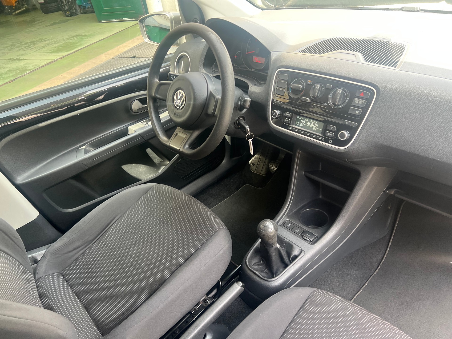 VW Up 1.0 take up-image-13