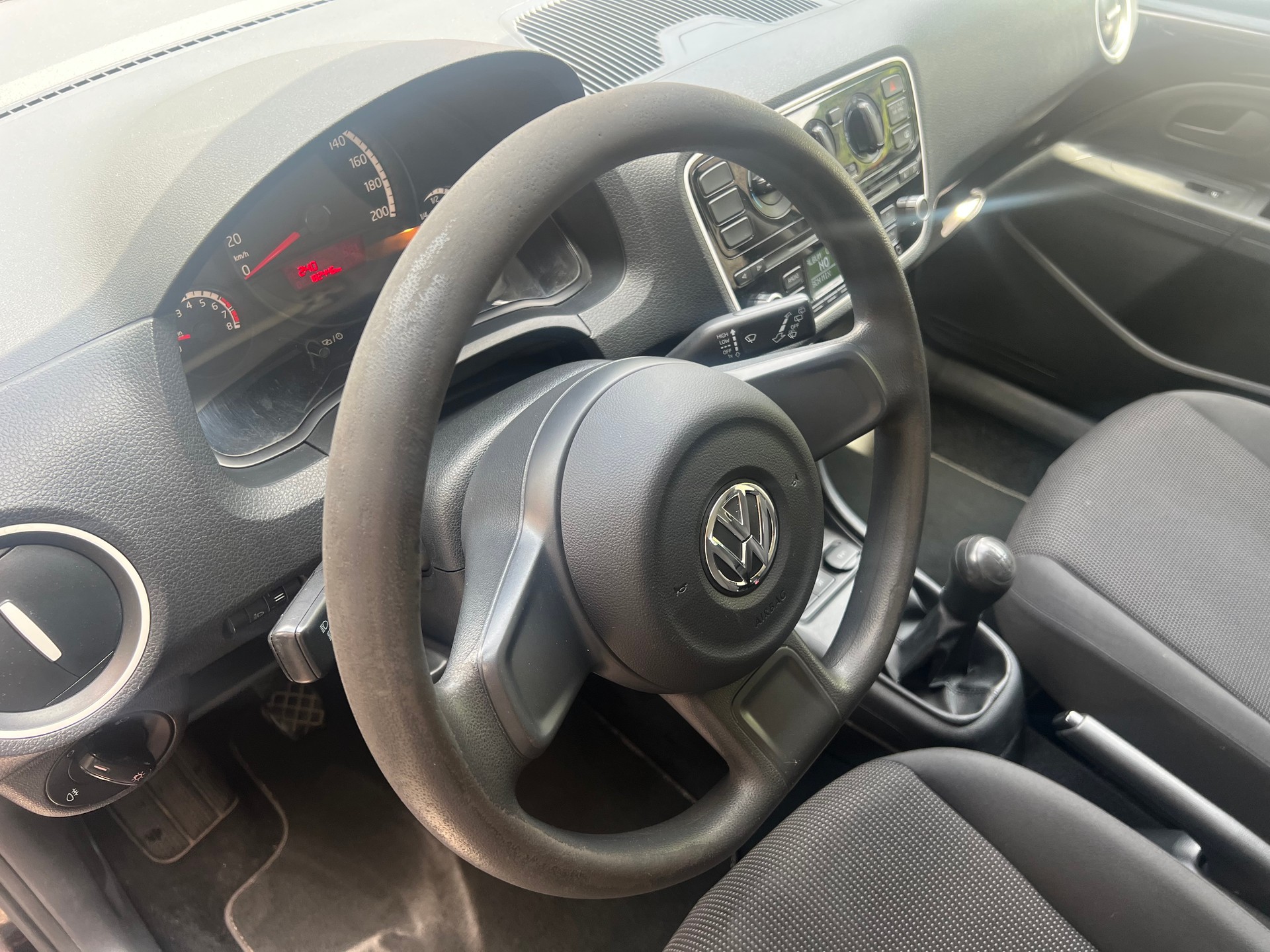 VW Up 1.0 take up-image-6